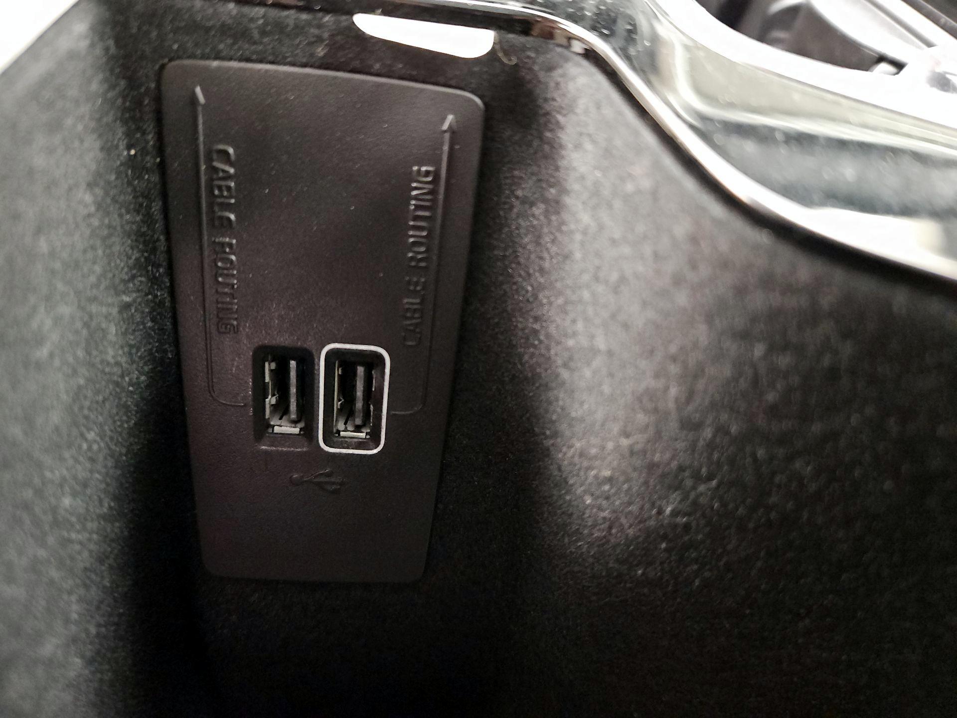 Thumbnail: 2019 Volvo S60 - 19