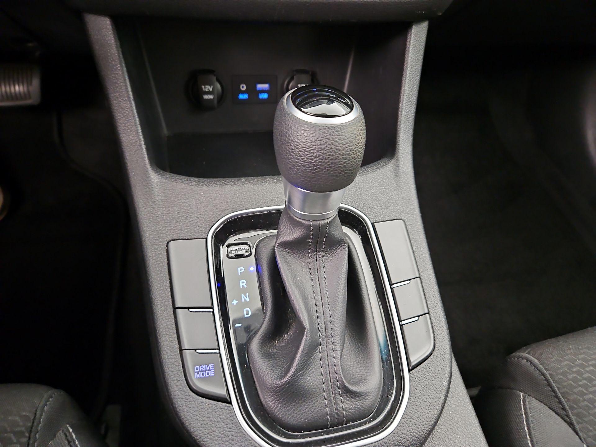 Thumbnail: 2018 Hyundai Elantra - 17