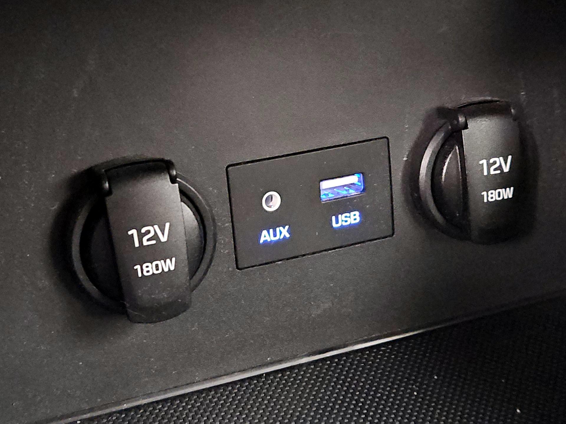 Thumbnail: 2018 Hyundai Elantra - 18