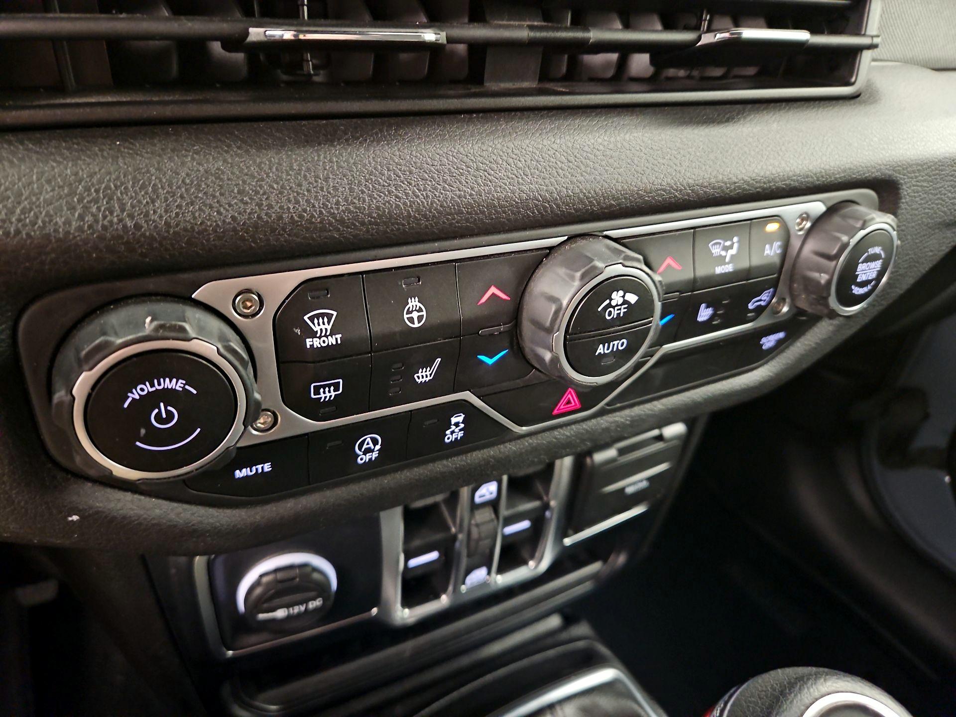 Thumbnail: 2024 Jeep Wrangler - 16