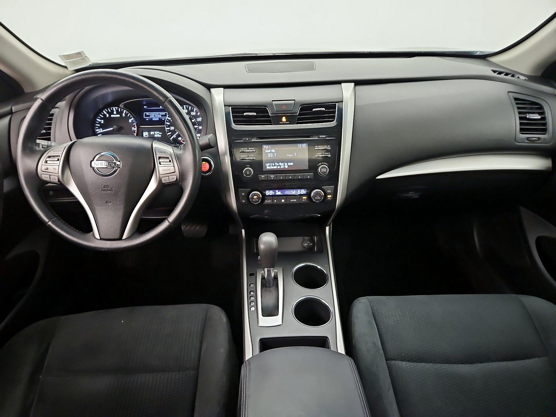 Thumbnail: 2015 Nissan Altima - 9
