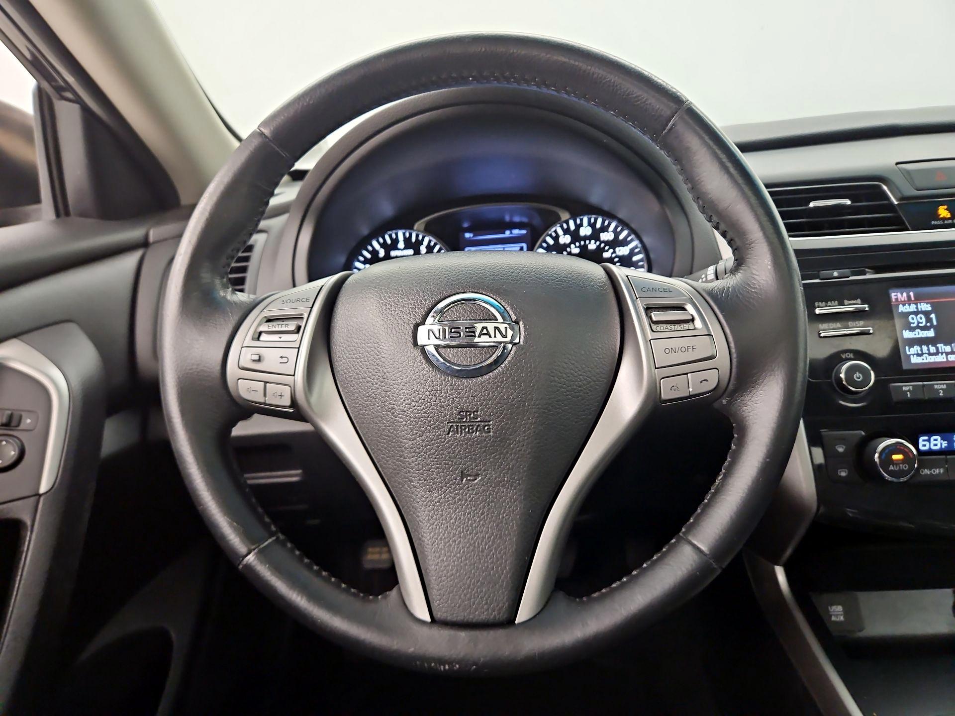 Thumbnail: 2015 Nissan Altima - 10