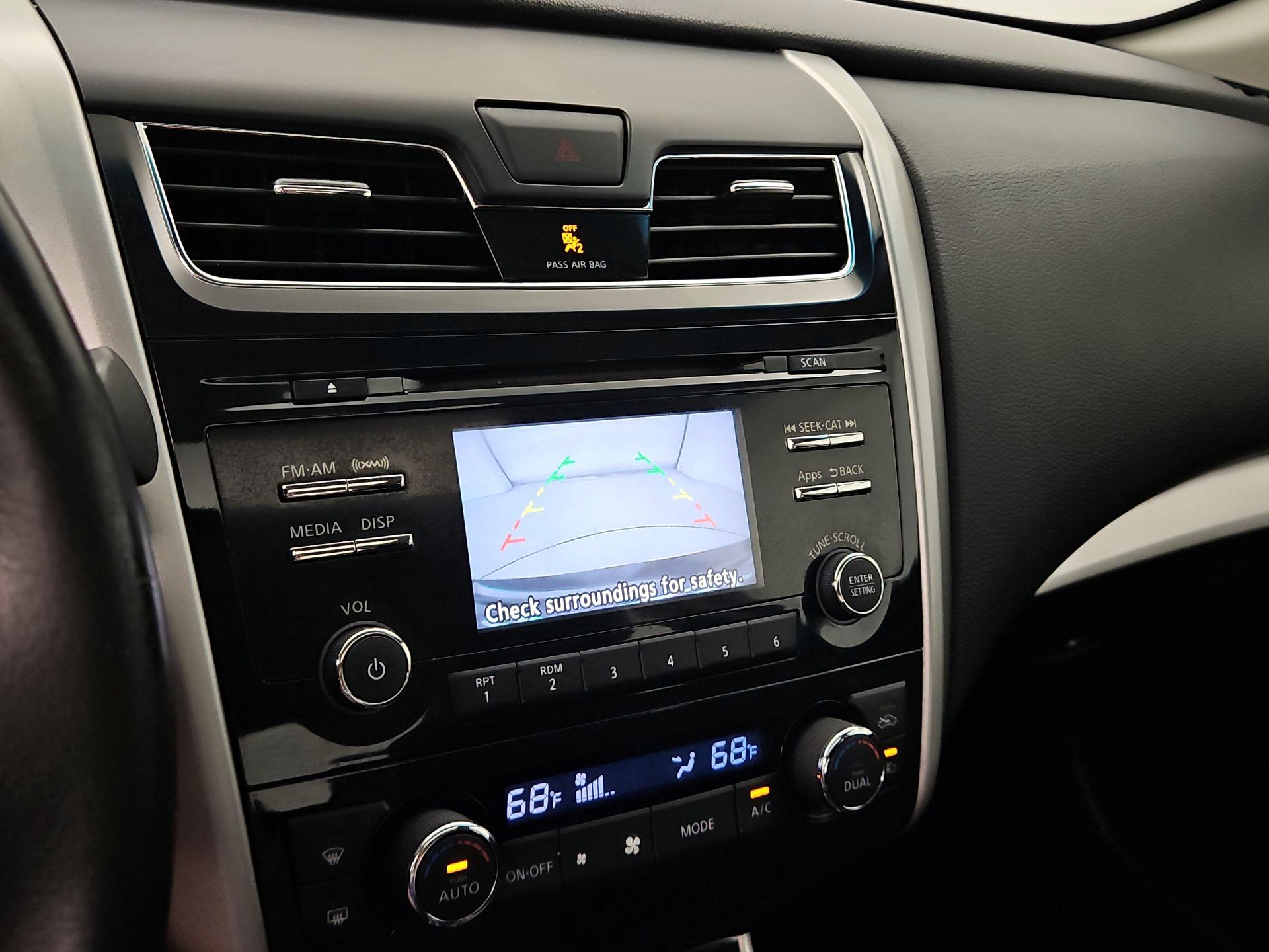 Thumbnail: 2015 Nissan Altima - 14