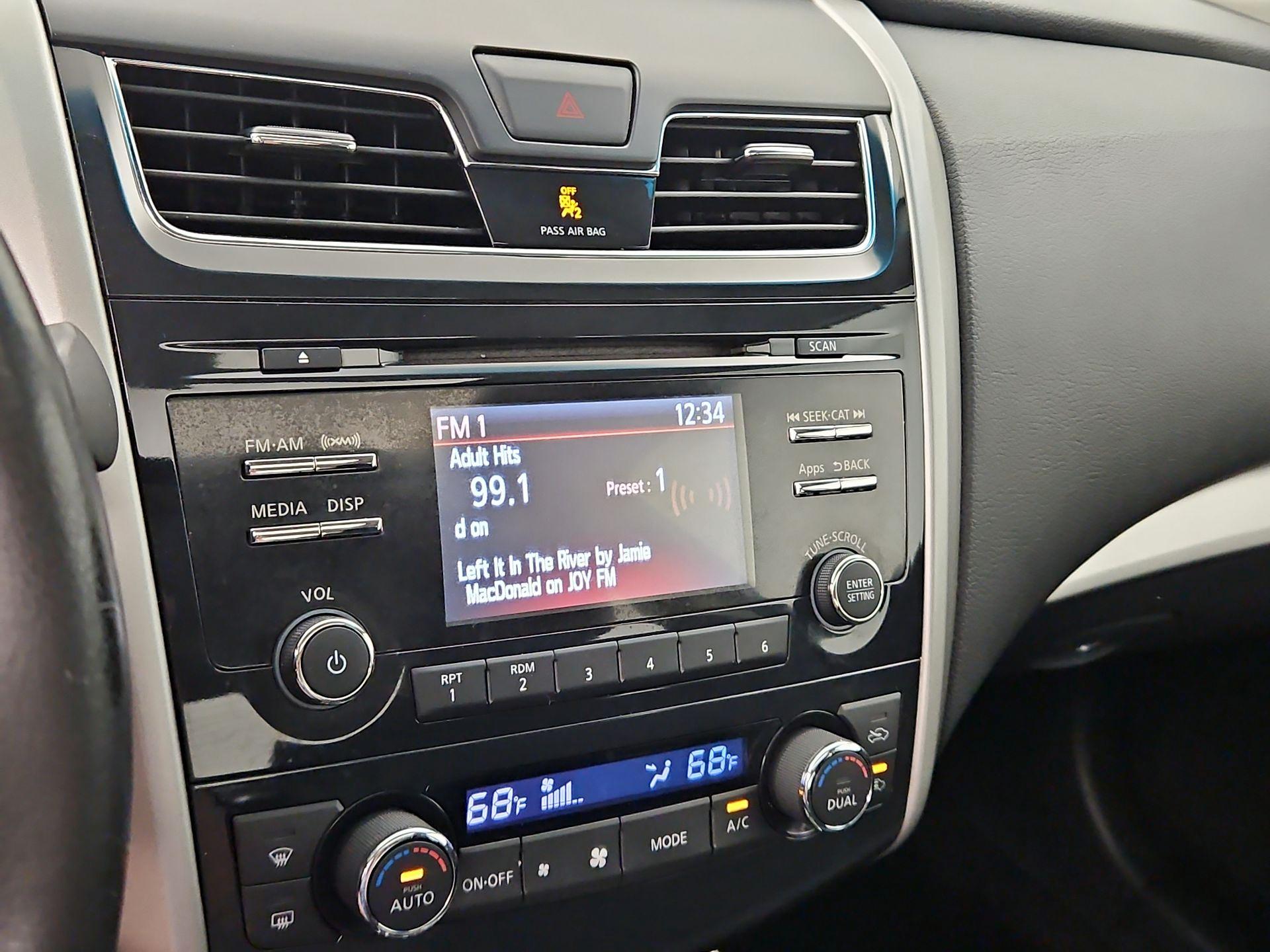 Thumbnail: 2015 Nissan Altima - 15