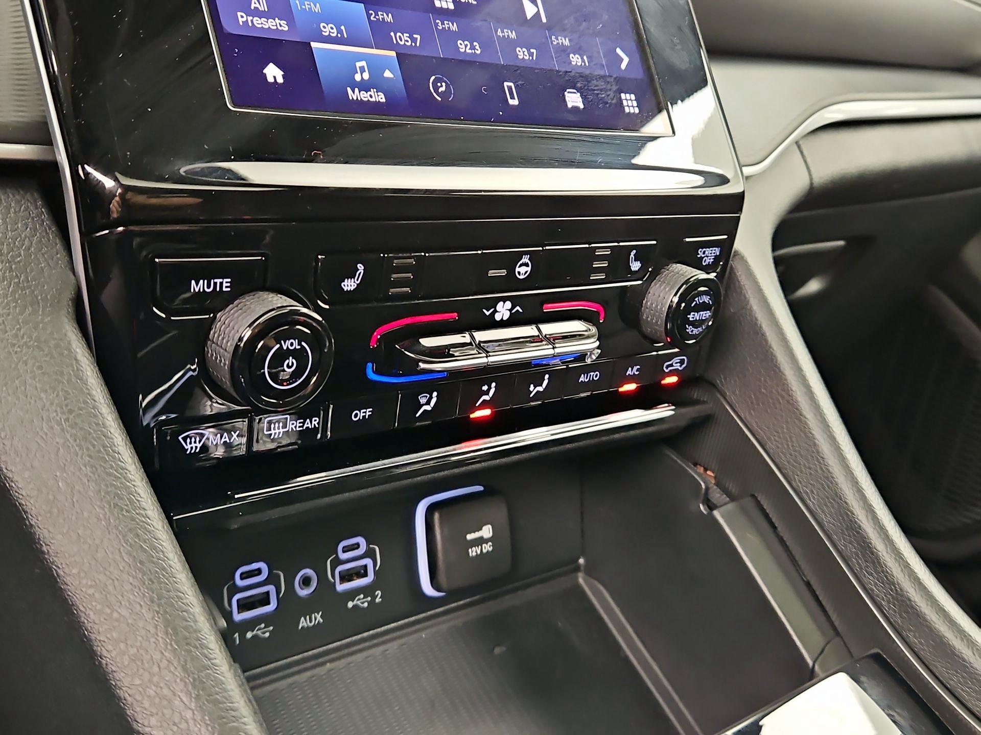 Thumbnail: 2025 Jeep Grand Cherokee - 16