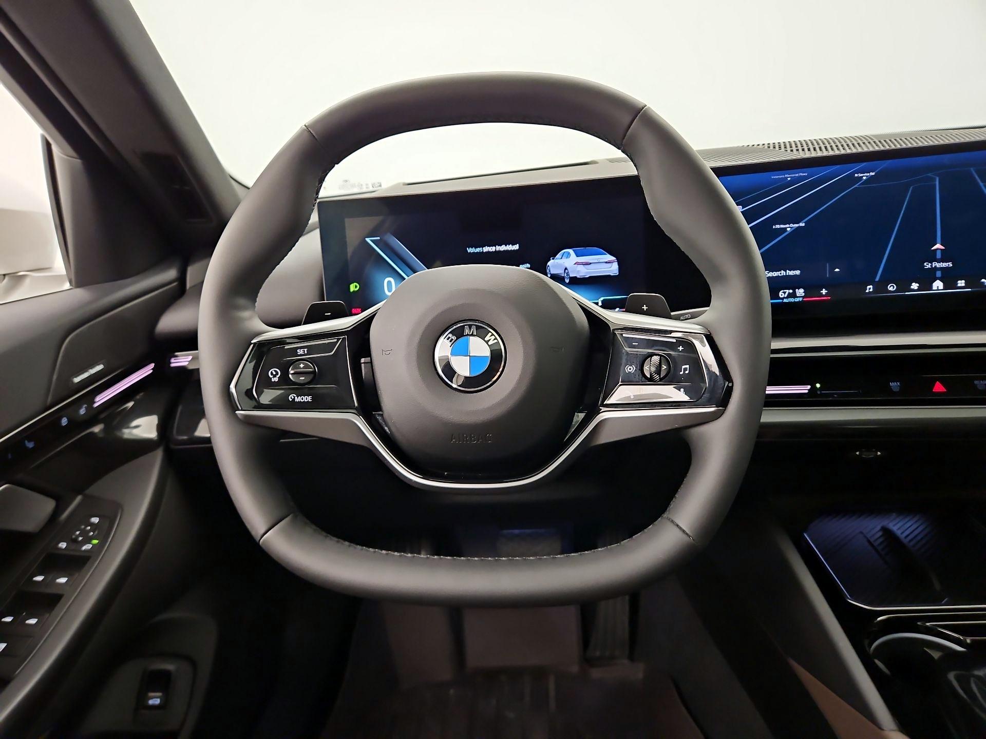 Thumbnail: 2024 BMW 5 Series - 10