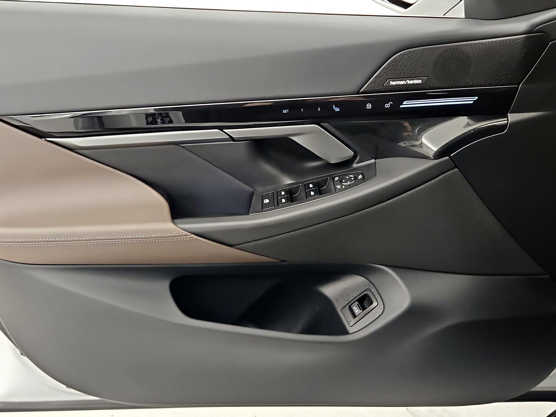 Thumbnail: 2024 BMW 5 Series - 12