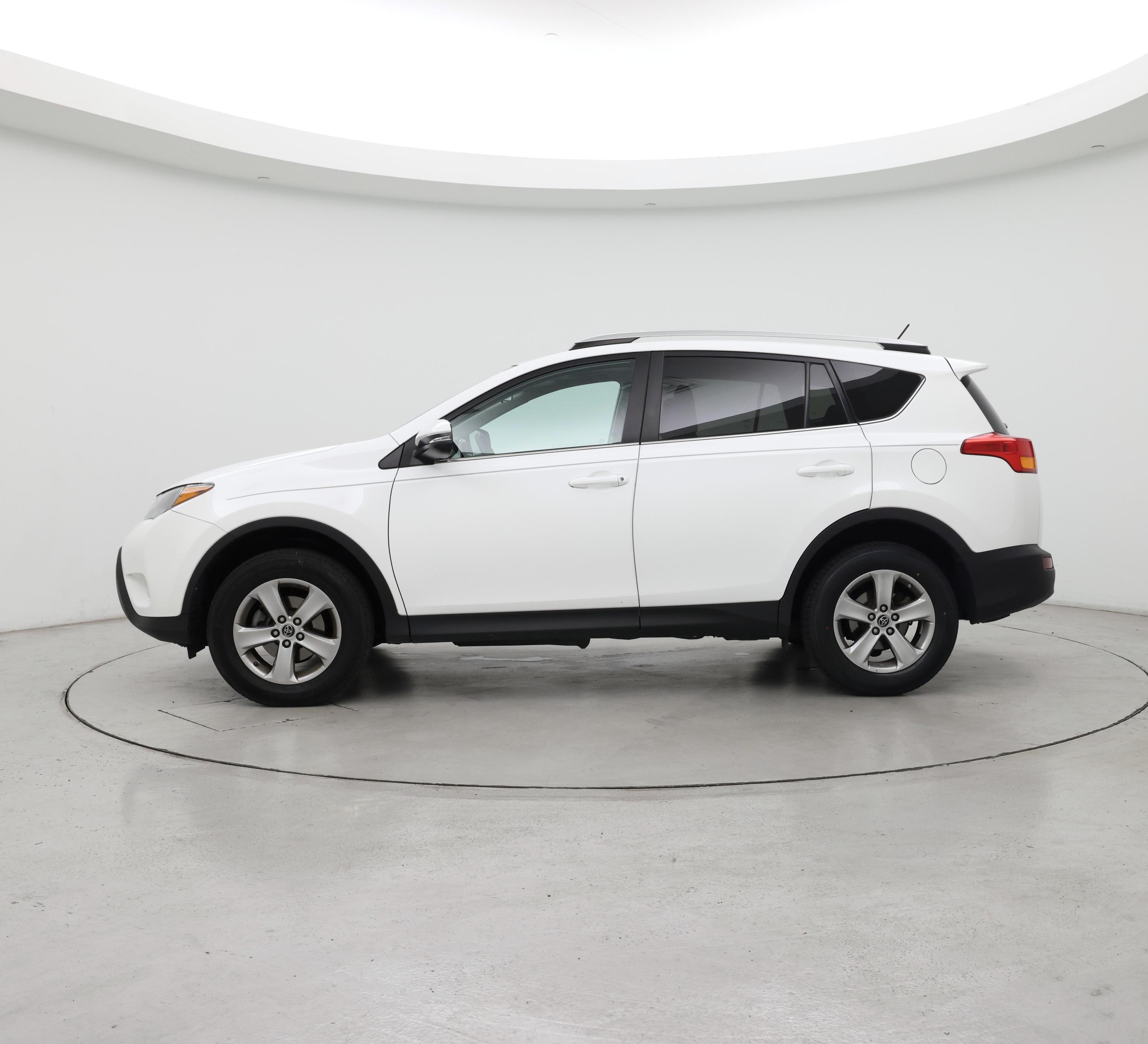Thumbnail: 2015 Toyota RAV4 - 3