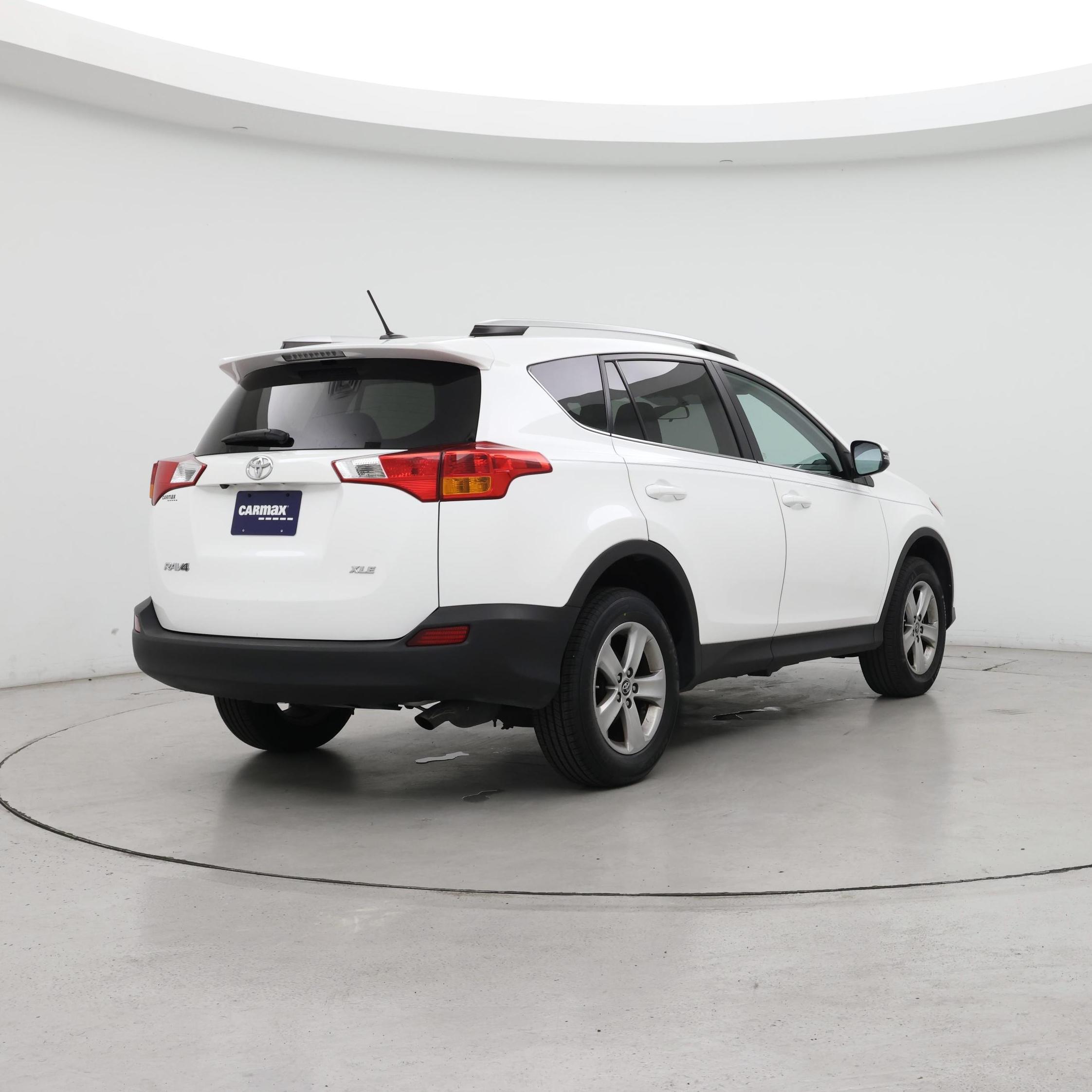 Thumbnail: 2015 Toyota RAV4 - 8
