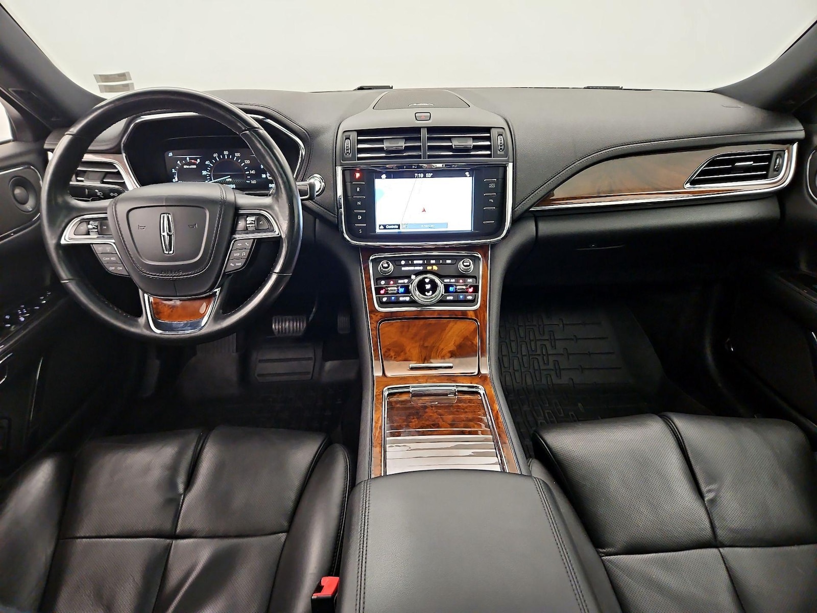 2017 Lincoln Continental Reserve - Photo 10