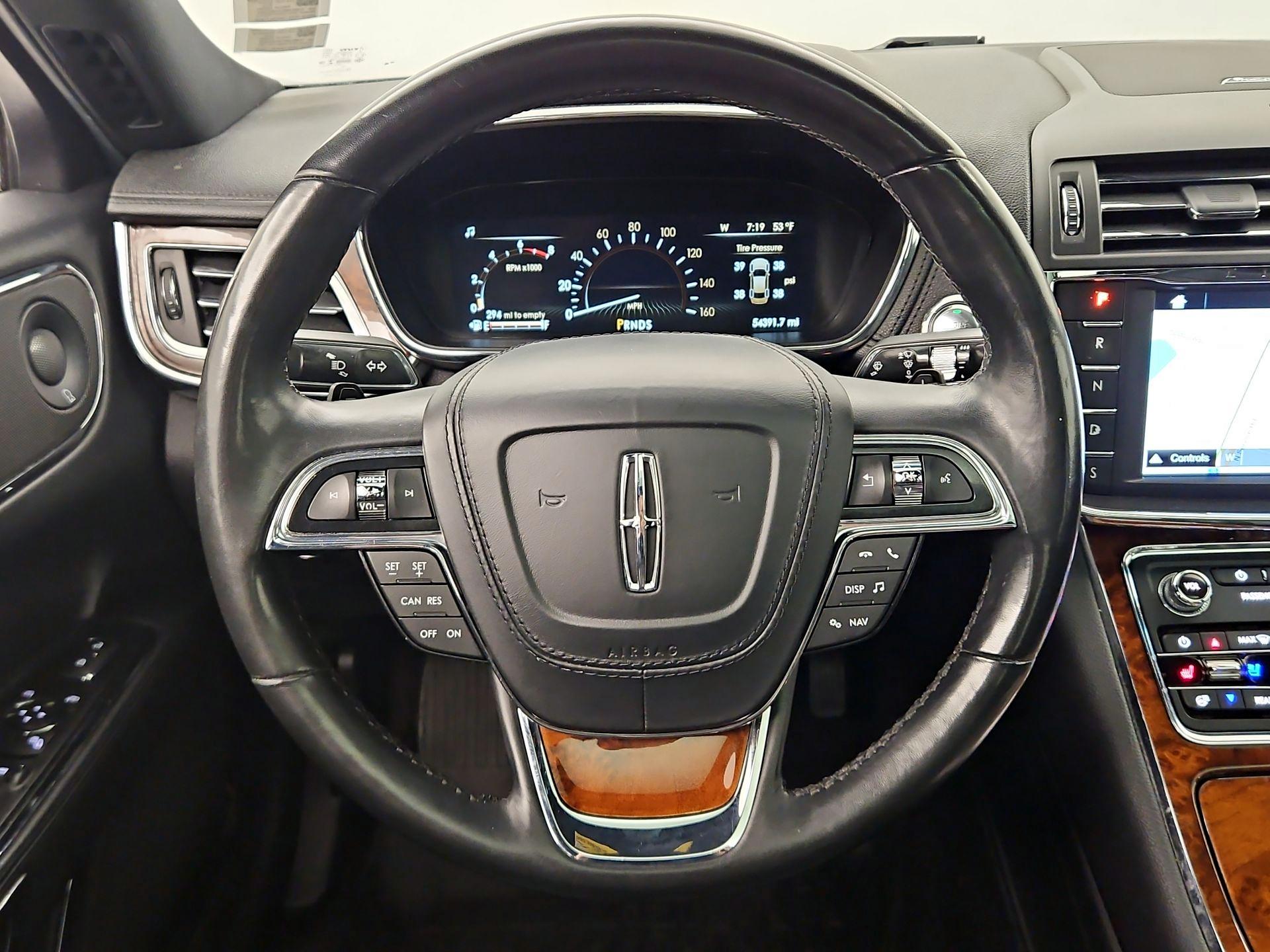 Thumbnail: 2017 Lincoln Continental - 10