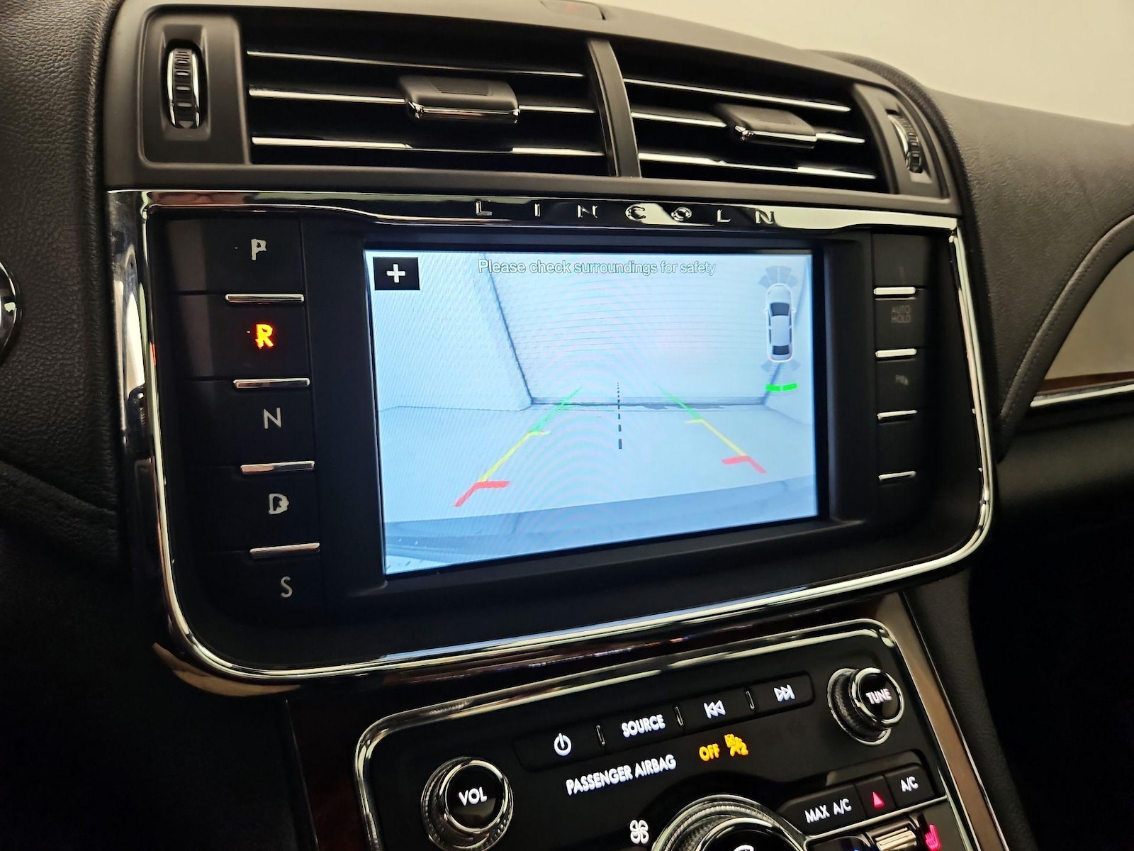 2017 Lincoln Continental Reserve - Photo 16