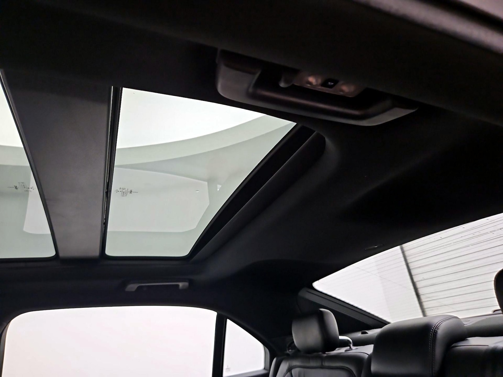 2017 Lincoln Continental Reserve - Photo 25