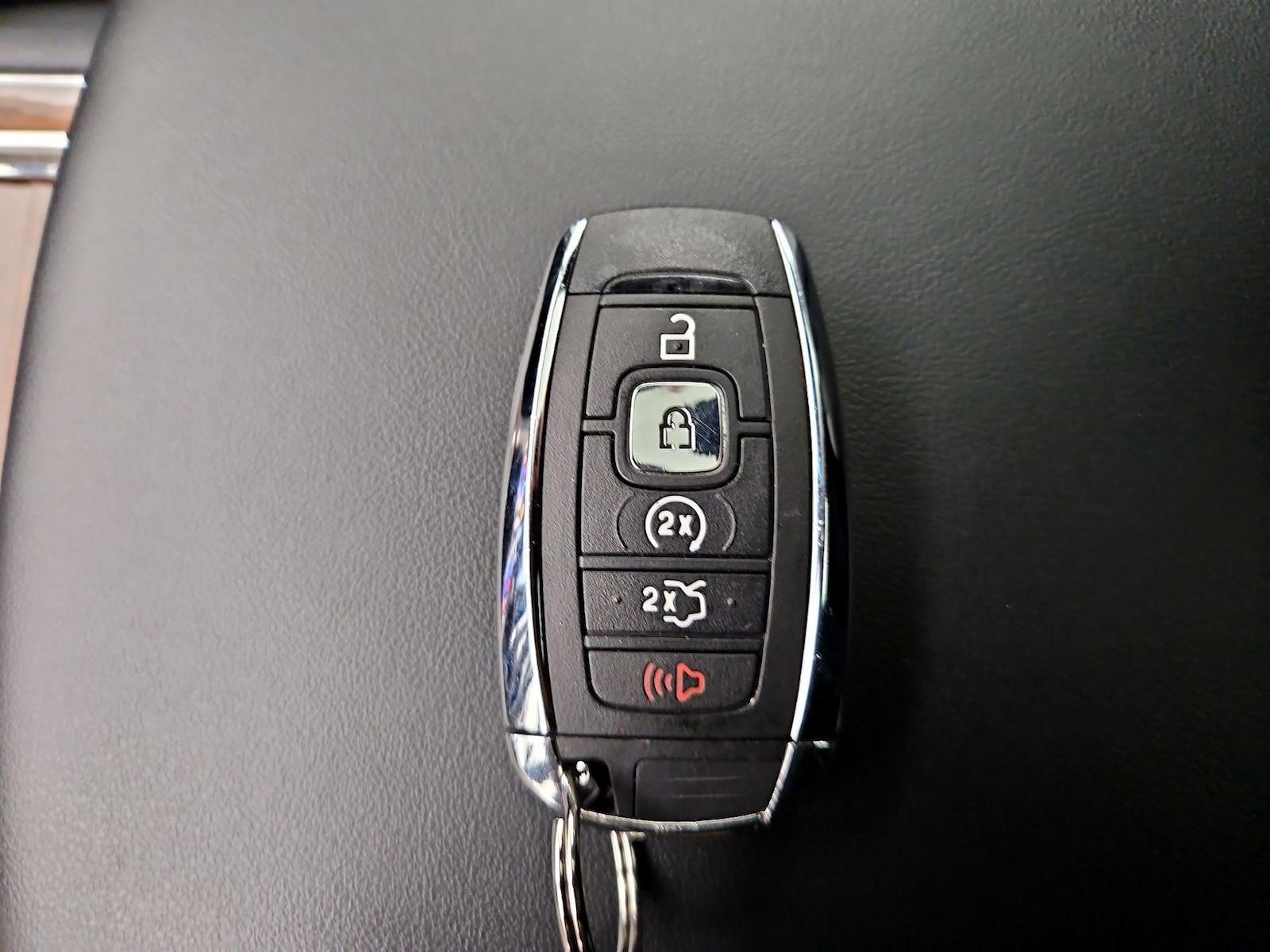 2017 Lincoln Continental Reserve - Photo 27