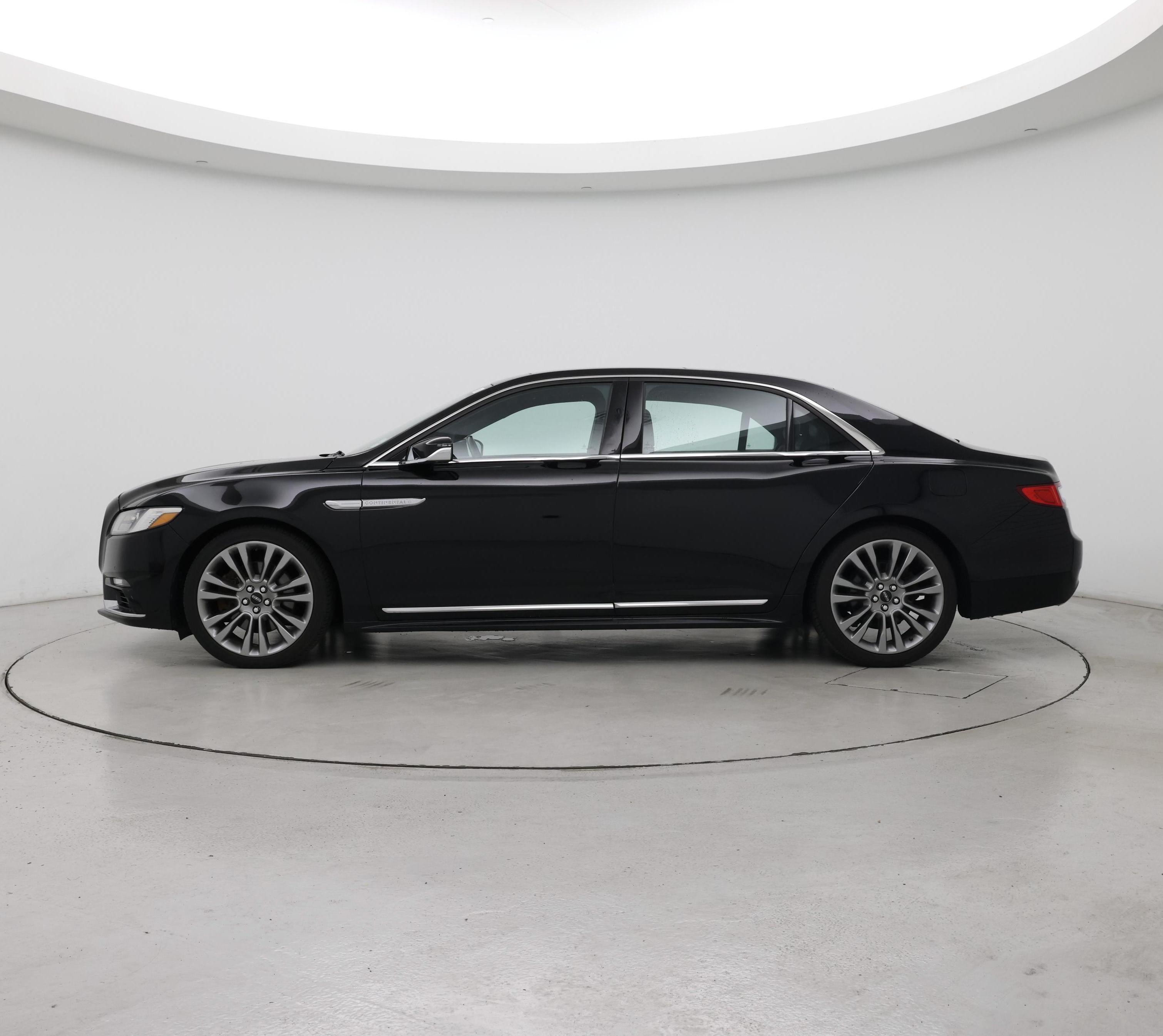 Thumbnail: 2017 Lincoln Continental - 3