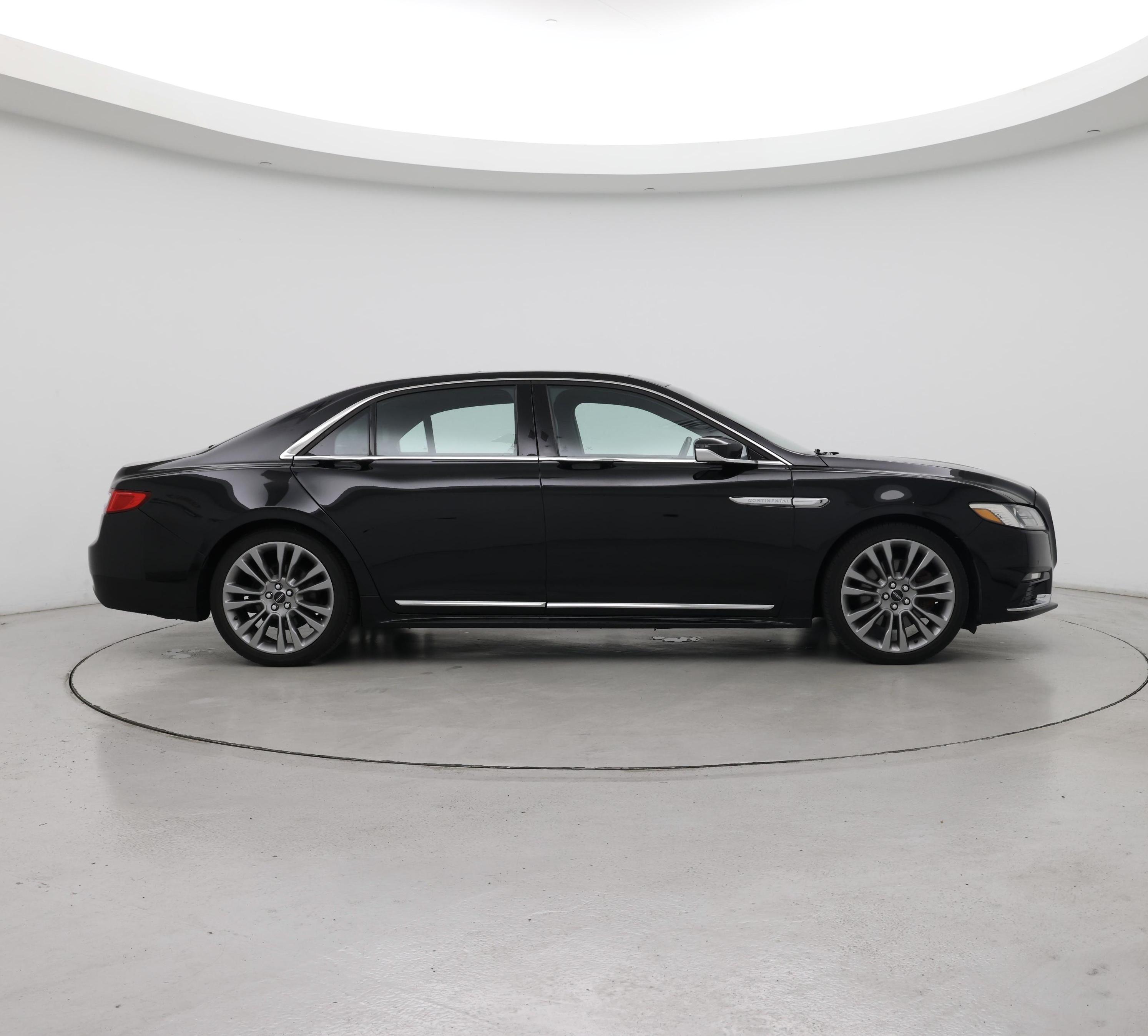 Thumbnail: 2017 Lincoln Continental - 7