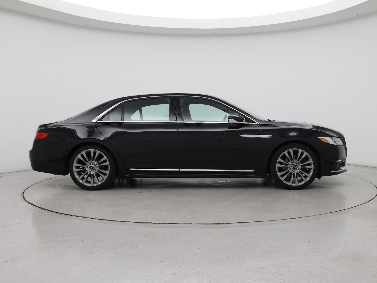2017 Lincoln Continental Reserve - Photo 8