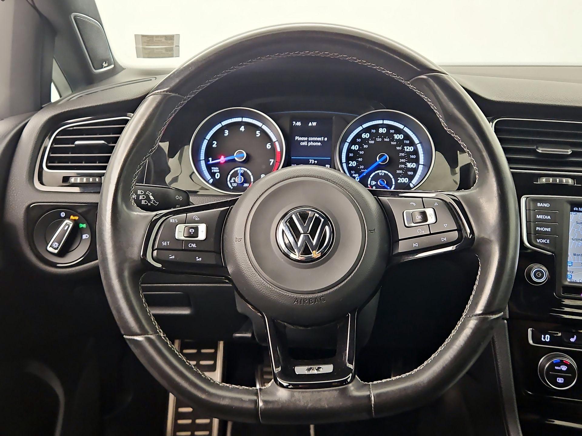 Thumbnail: 2017 Volkswagen Golf - 10