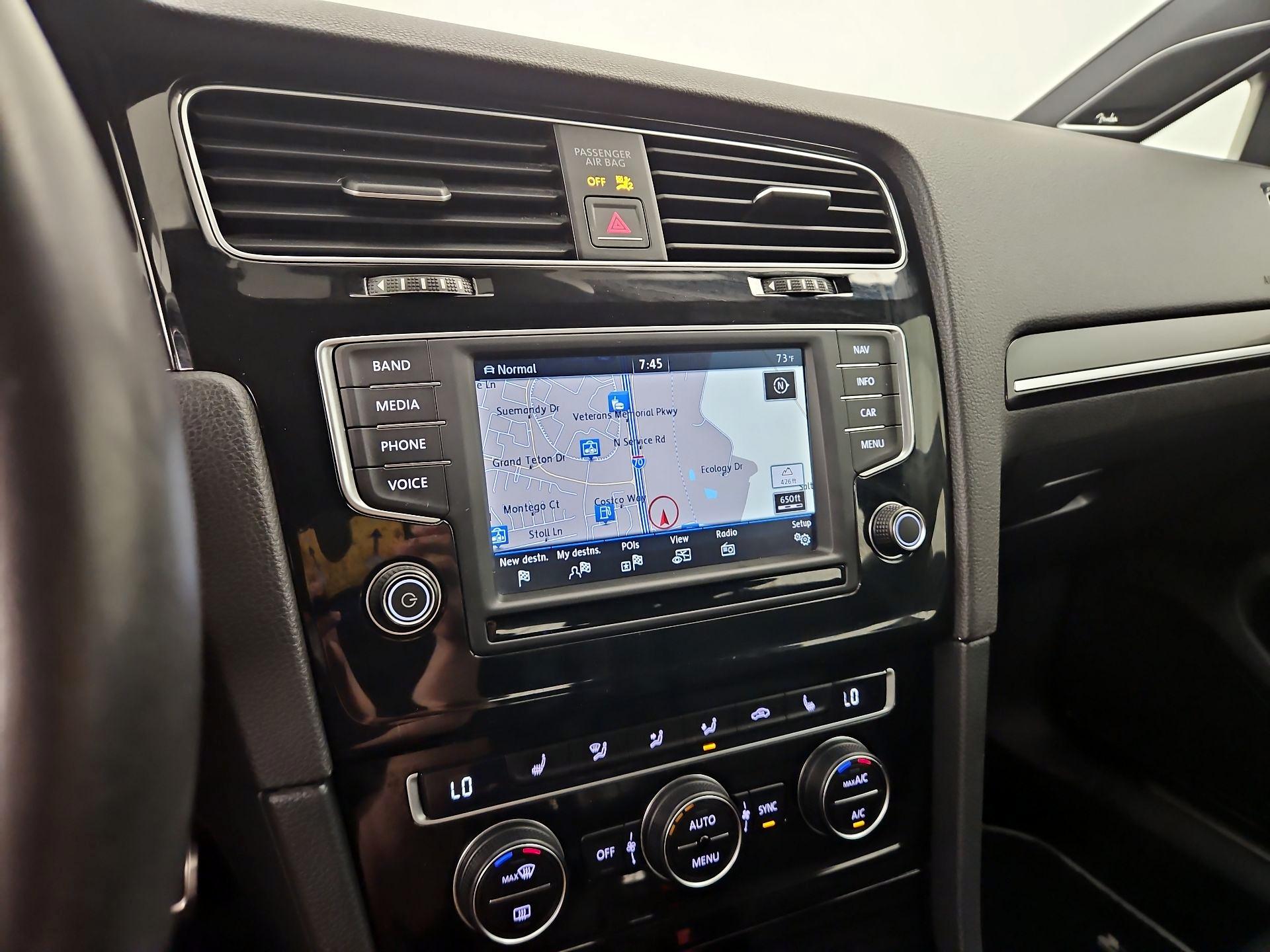 Thumbnail: 2017 Volkswagen Golf - 14