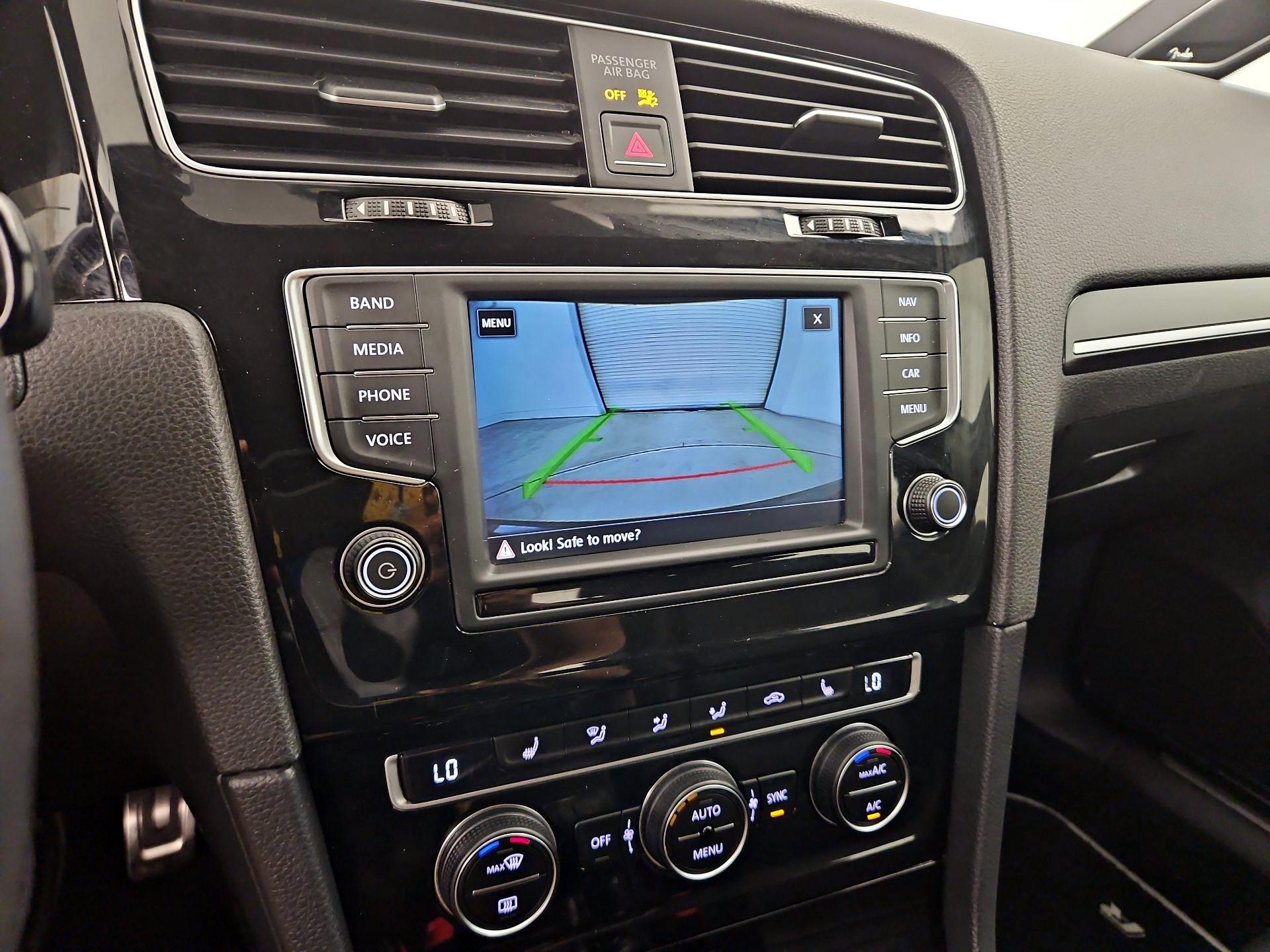 Thumbnail: 2017 Volkswagen Golf - 15