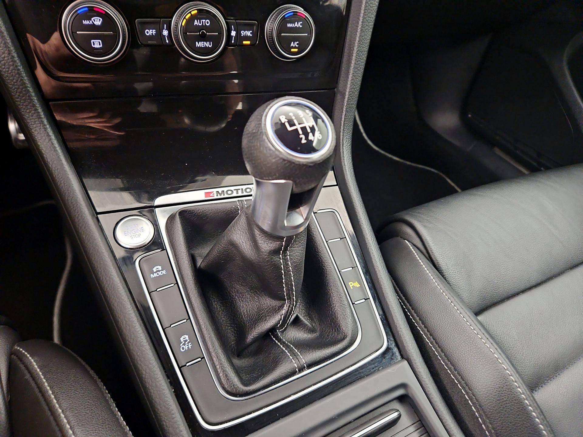 Thumbnail: 2017 Volkswagen Golf - 18