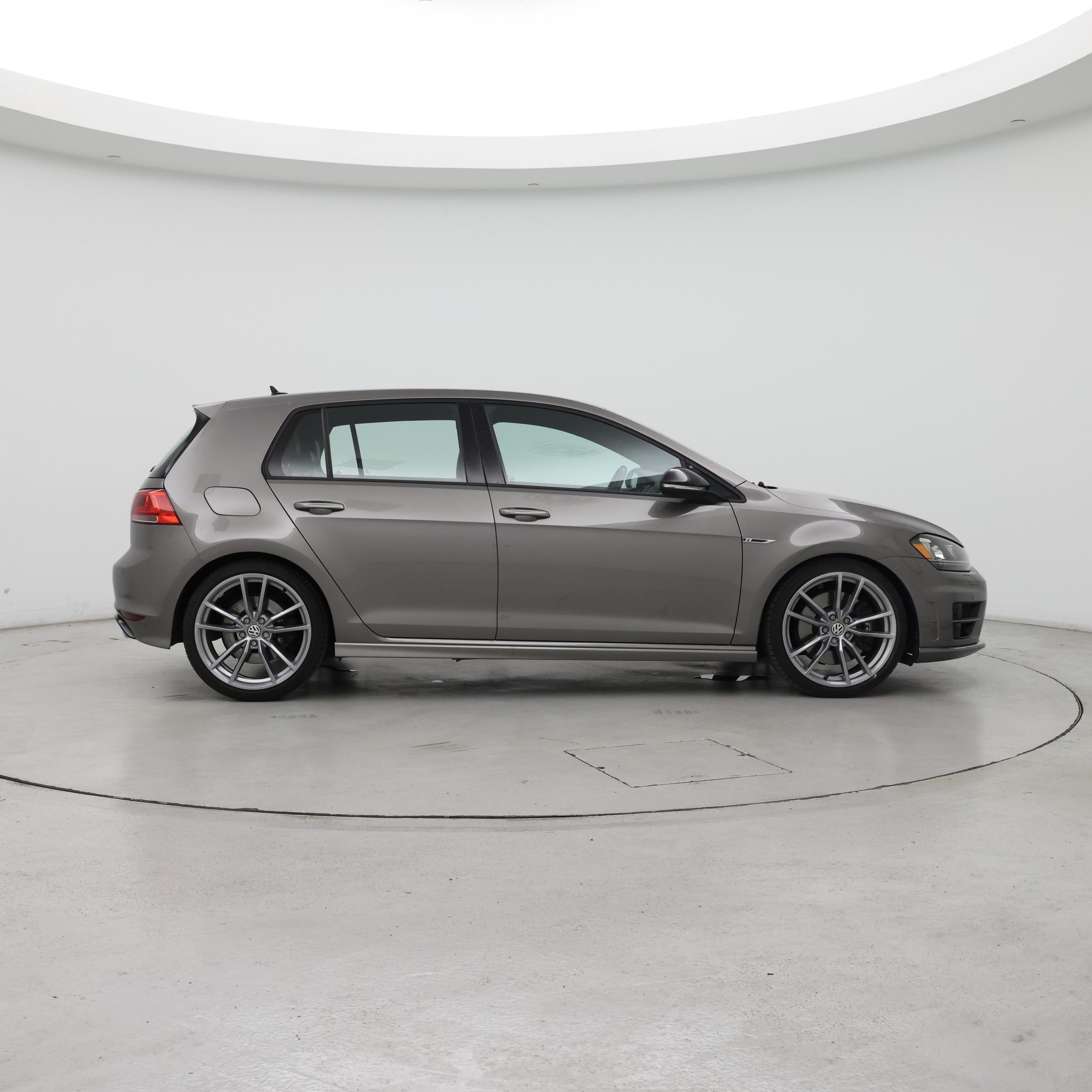 Thumbnail: 2017 Volkswagen Golf - 7