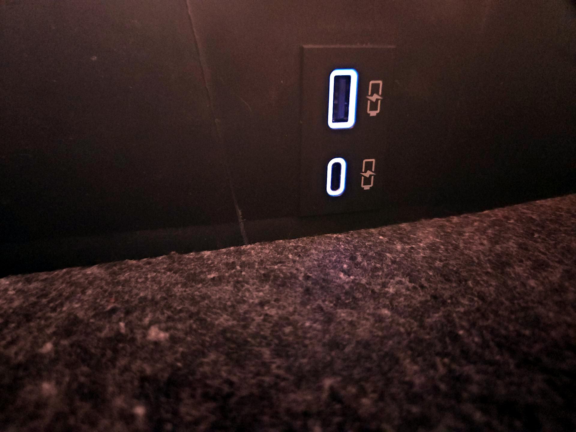 Thumbnail: 2021 Toyota Tacoma - 18