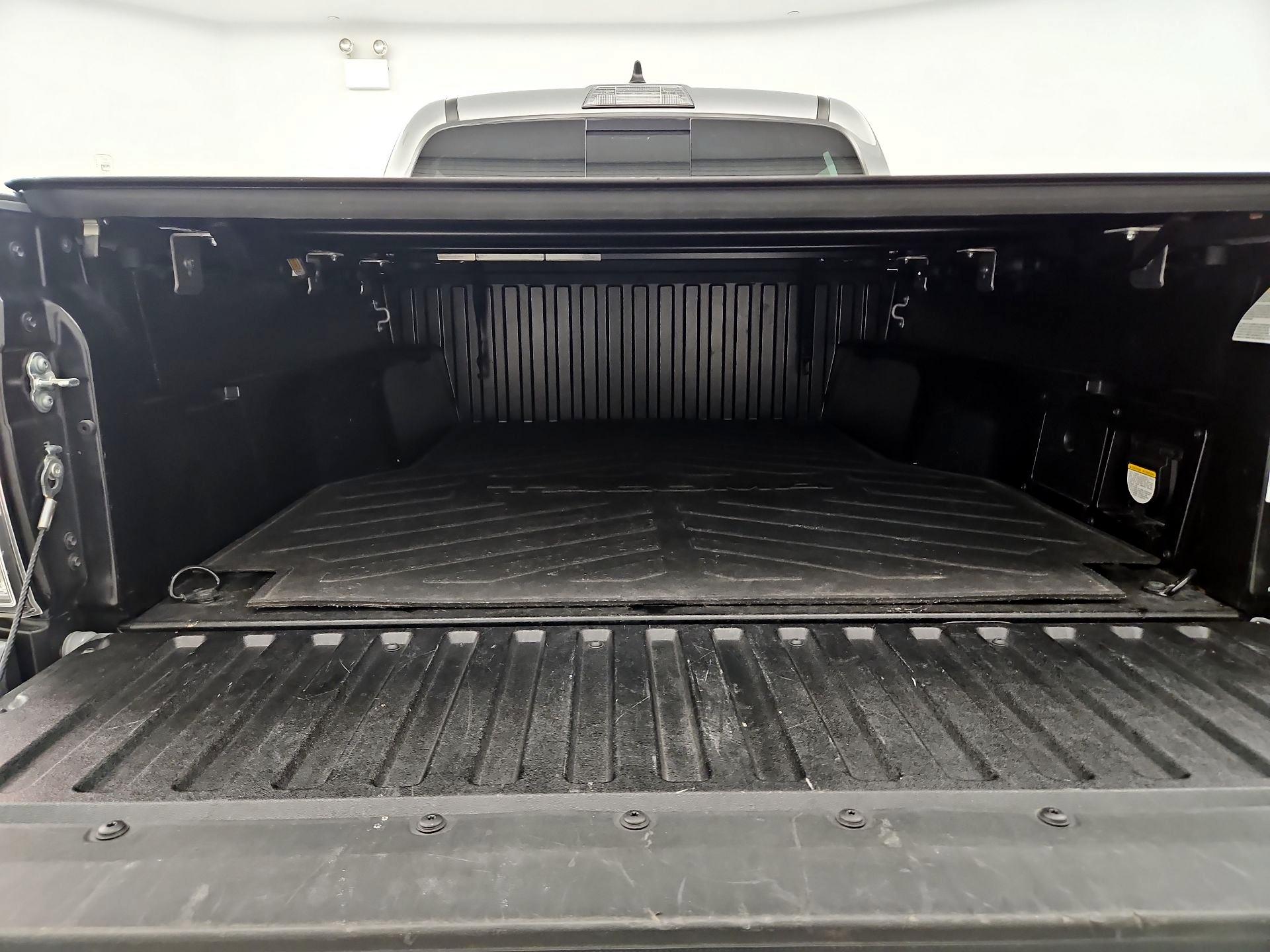 Thumbnail: 2021 Toyota Tacoma - 20