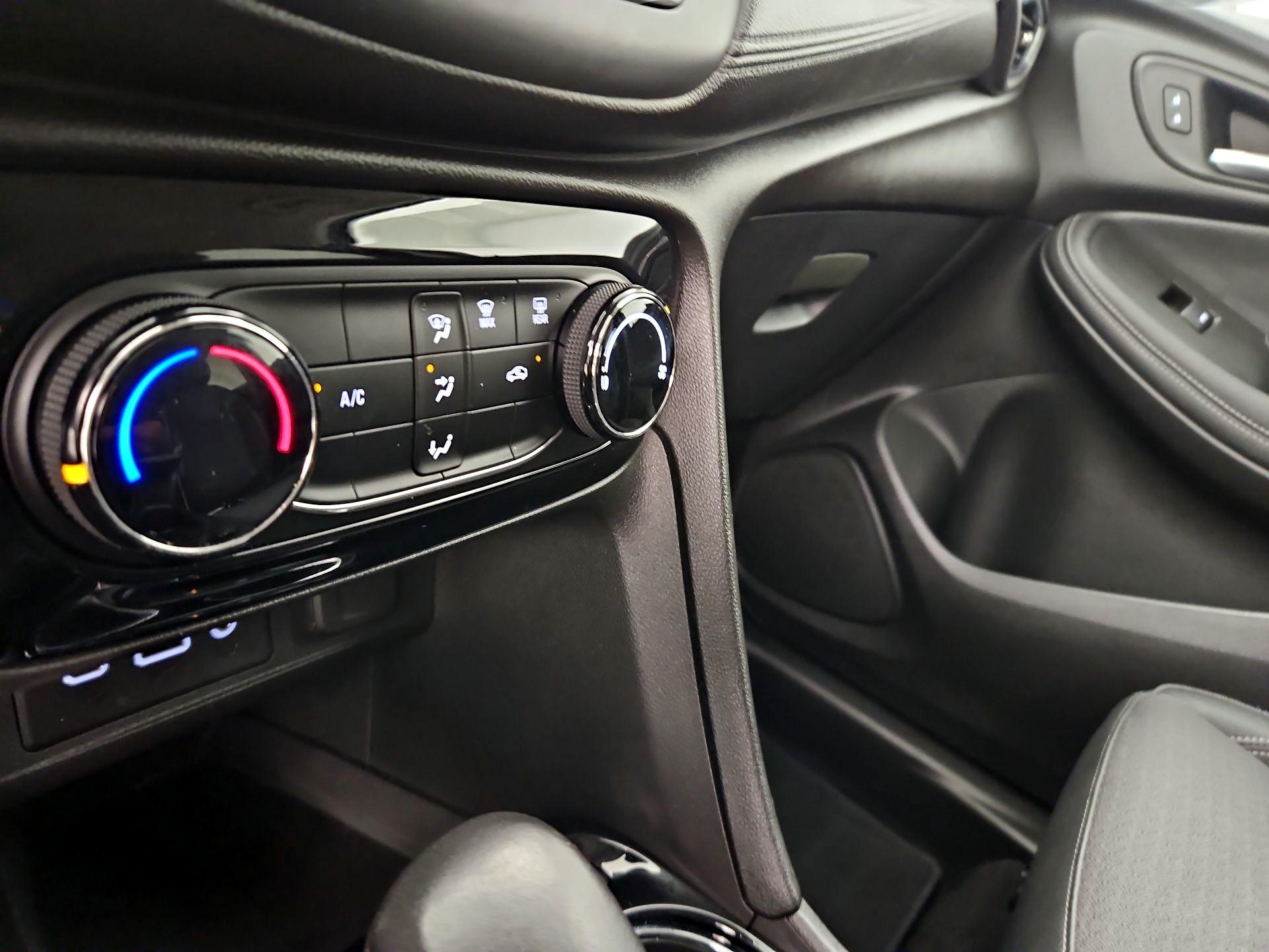 Thumbnail: 2020 Buick Encore GX - 16