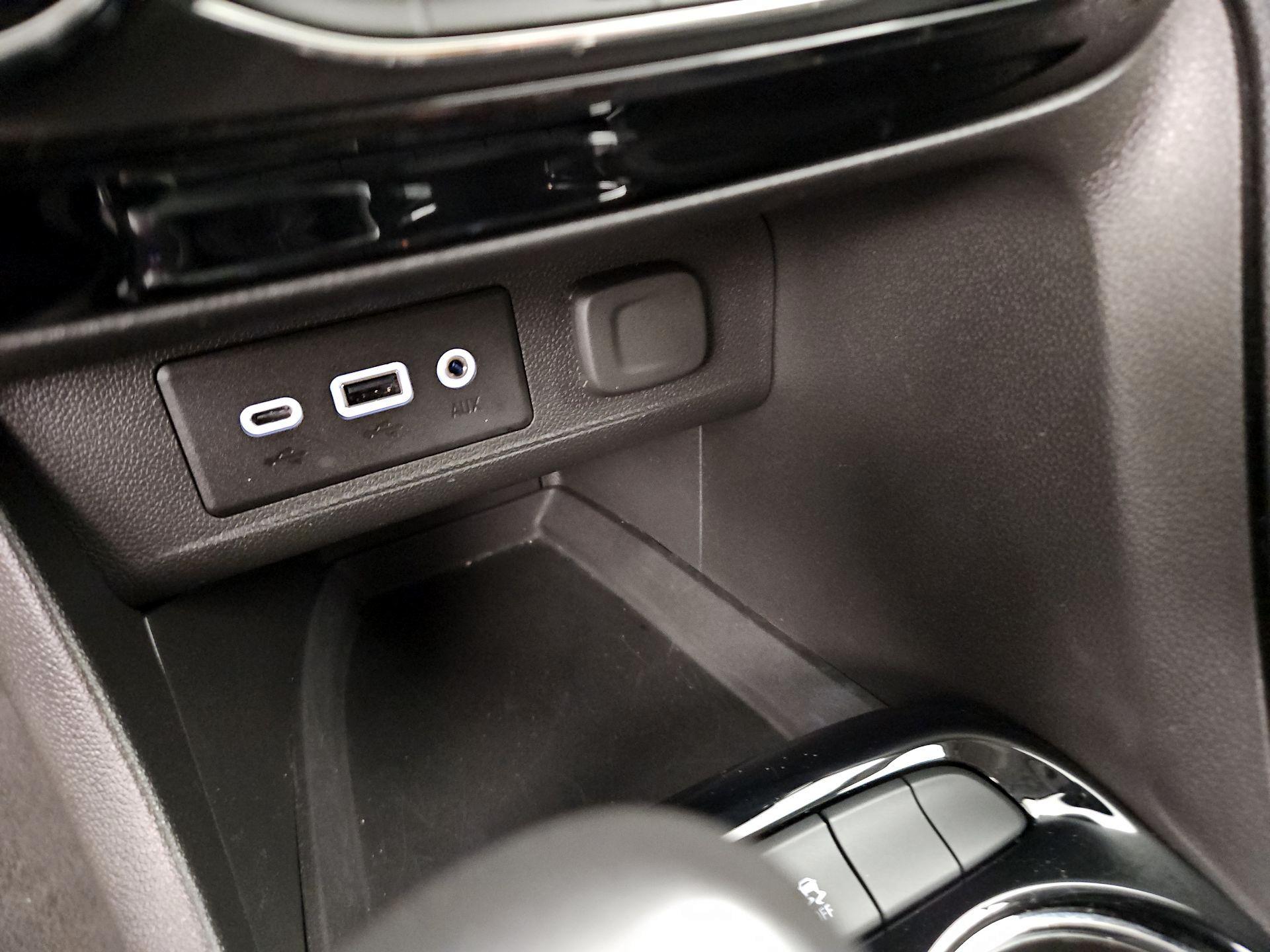 Thumbnail: 2020 Buick Encore GX - 18