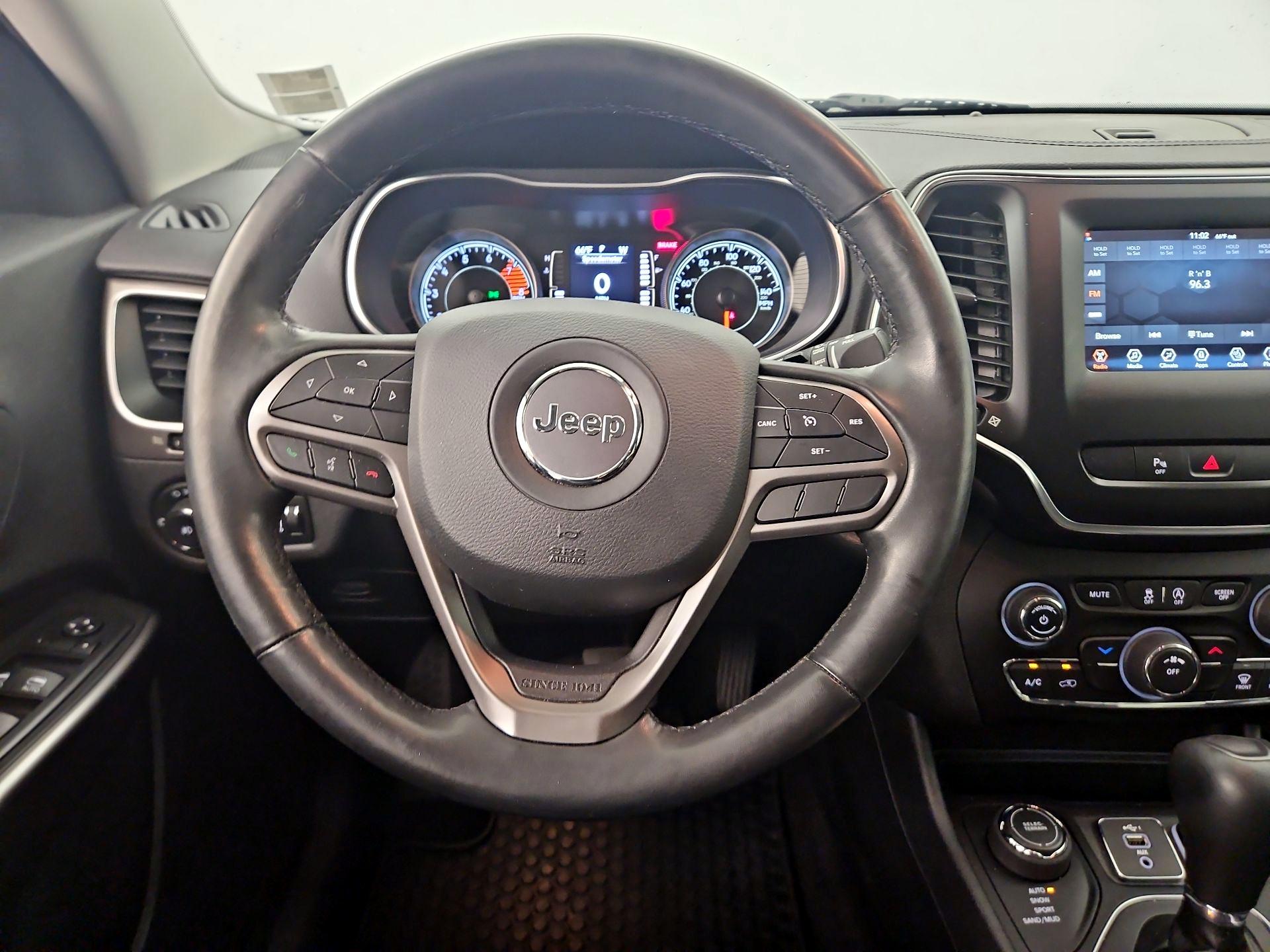 Thumbnail: 2020 Jeep Cherokee - 10