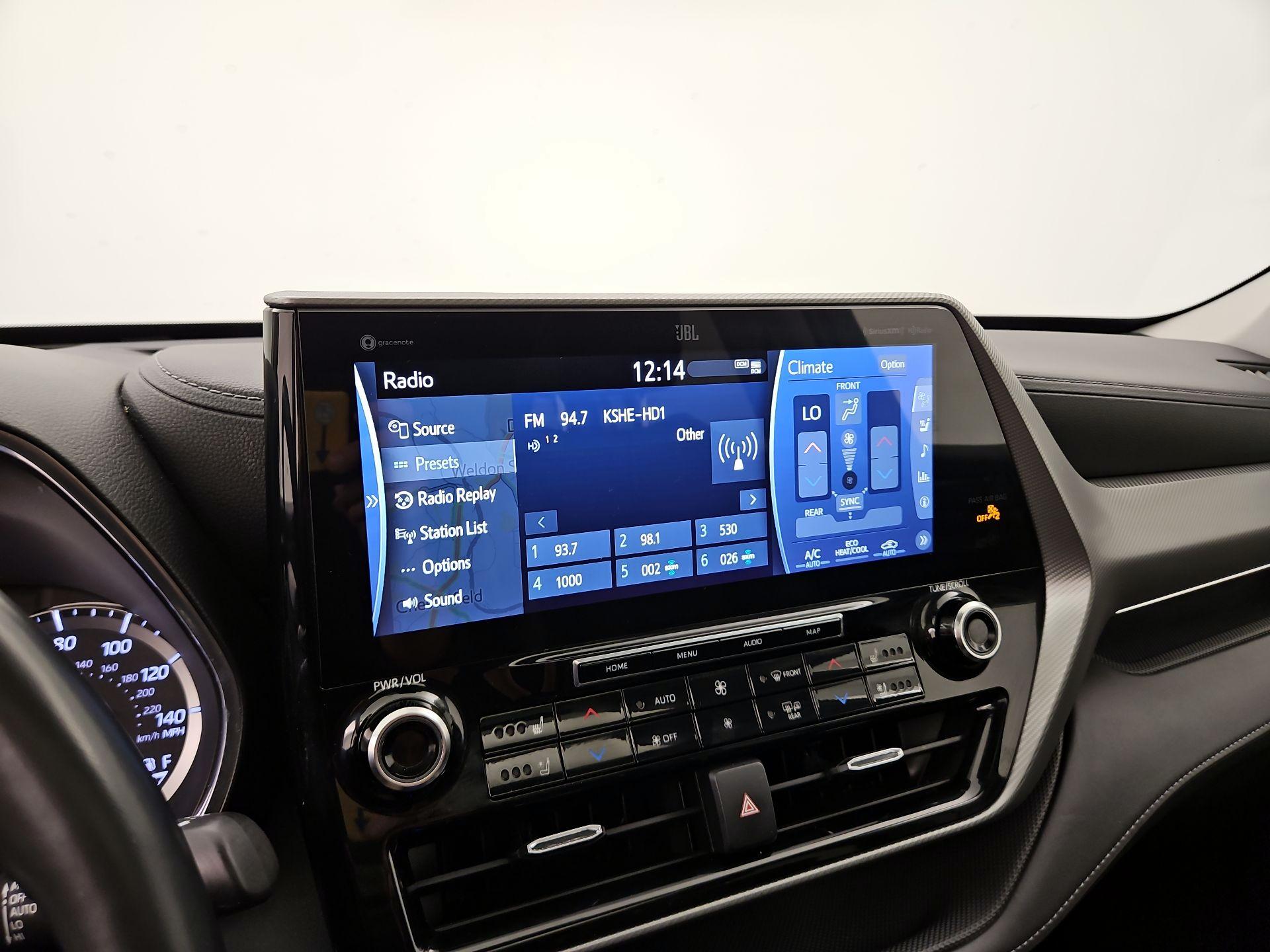 Thumbnail: 2022 Toyota Highlander - 16