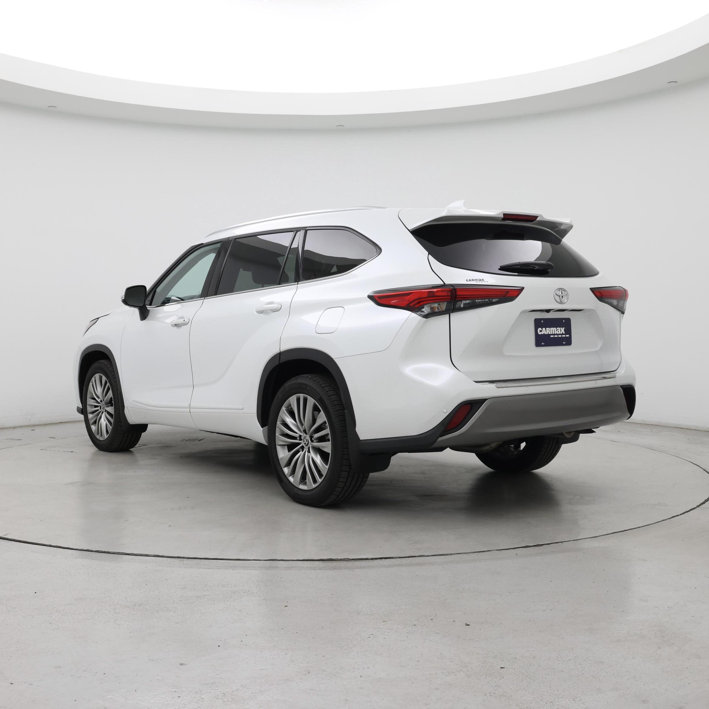 Thumbnail: 2022 Toyota Highlander - 2