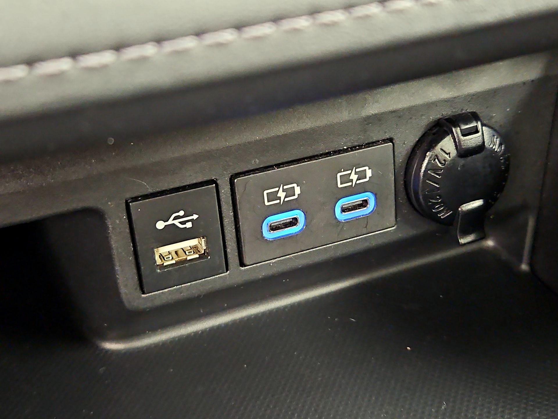 Thumbnail: 2022 Toyota Highlander - 19