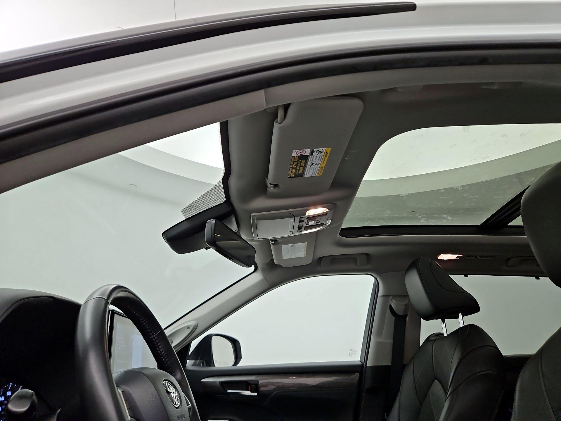 Thumbnail: 2022 Toyota Highlander - 20