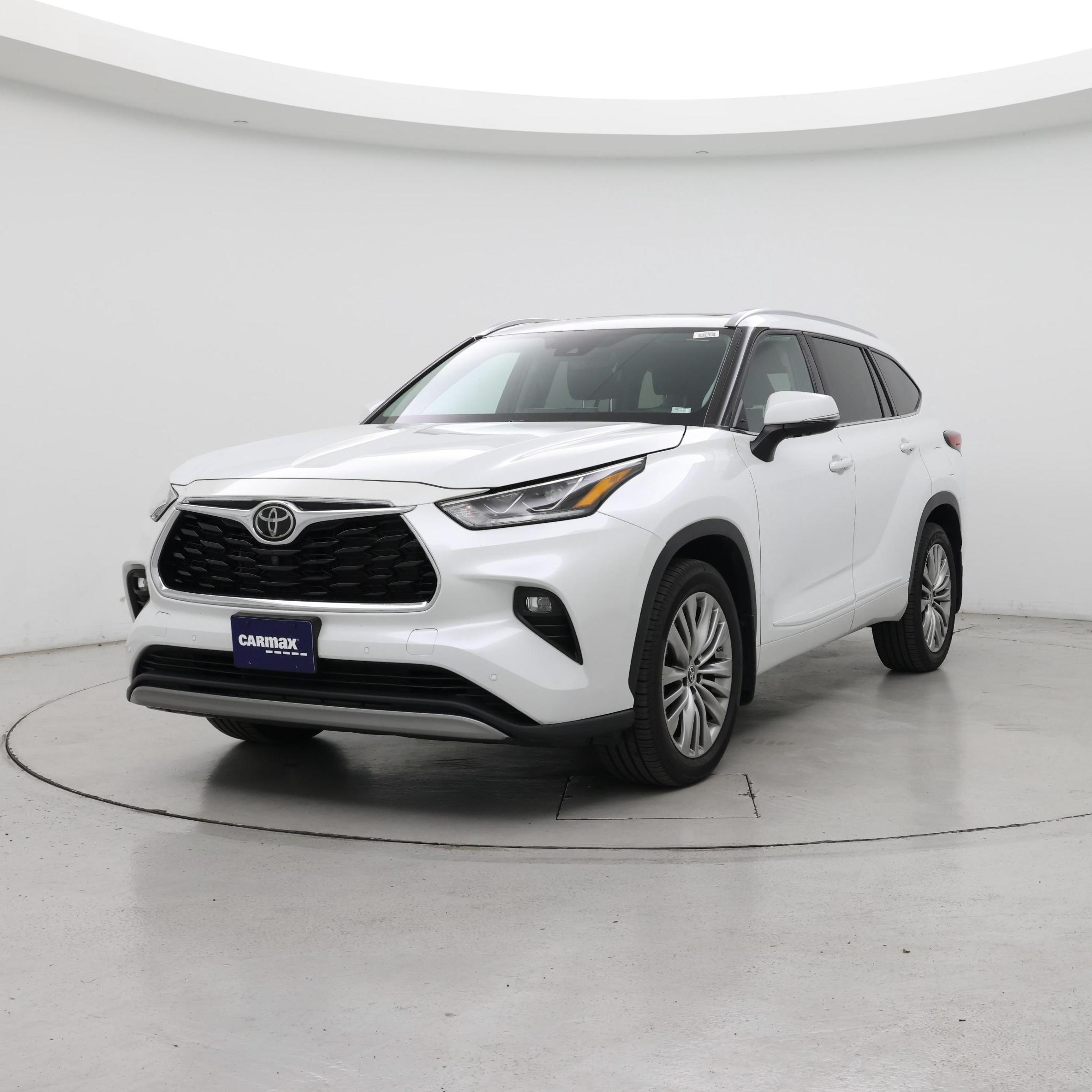 Thumbnail: 2022 Toyota Highlander - 4