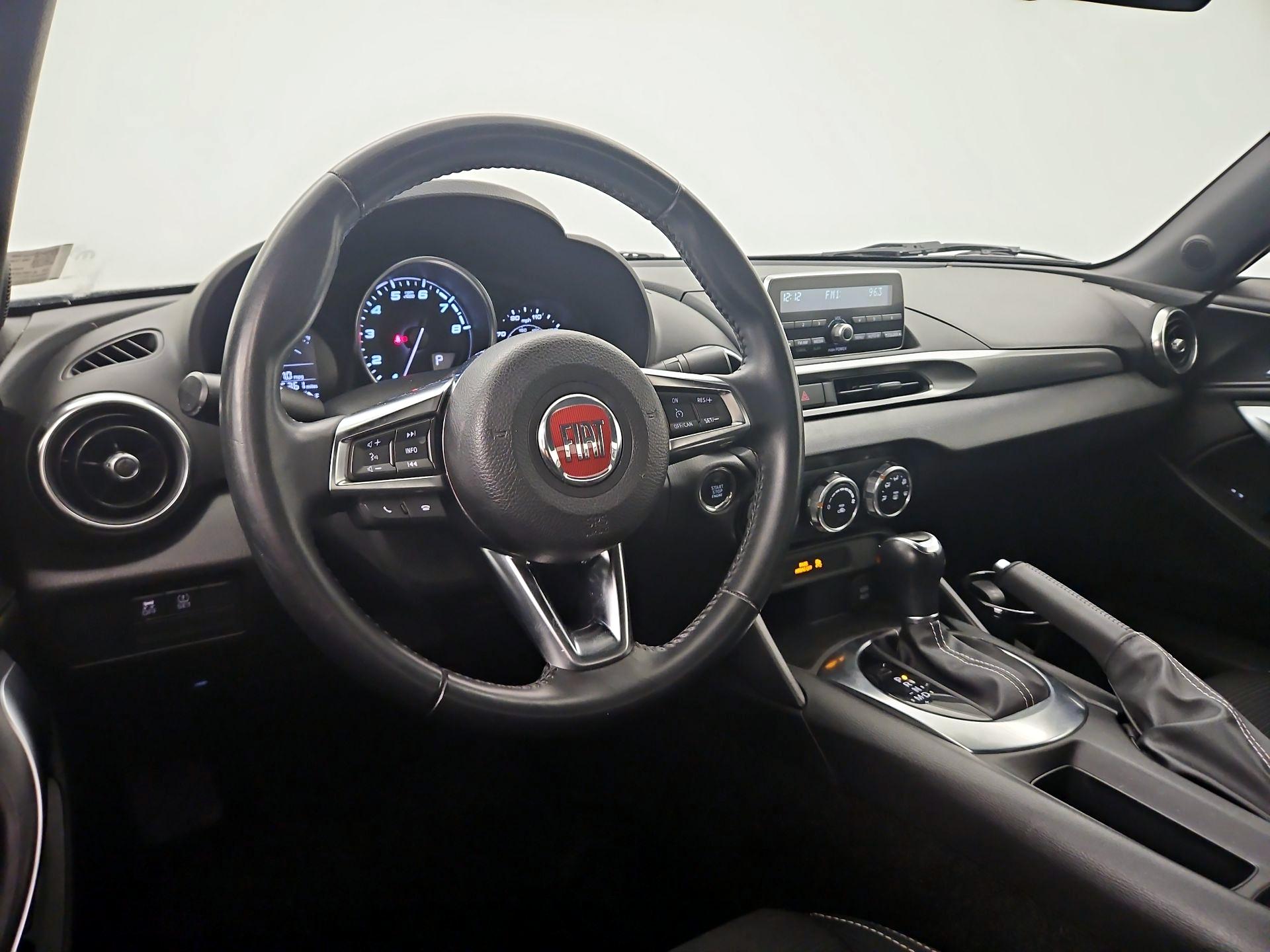 Thumbnail: 2017 Fiat 124 Spider - 9