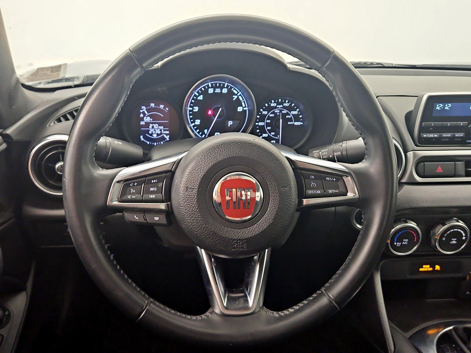 Thumbnail: 2017 Fiat 124 Spider - 10