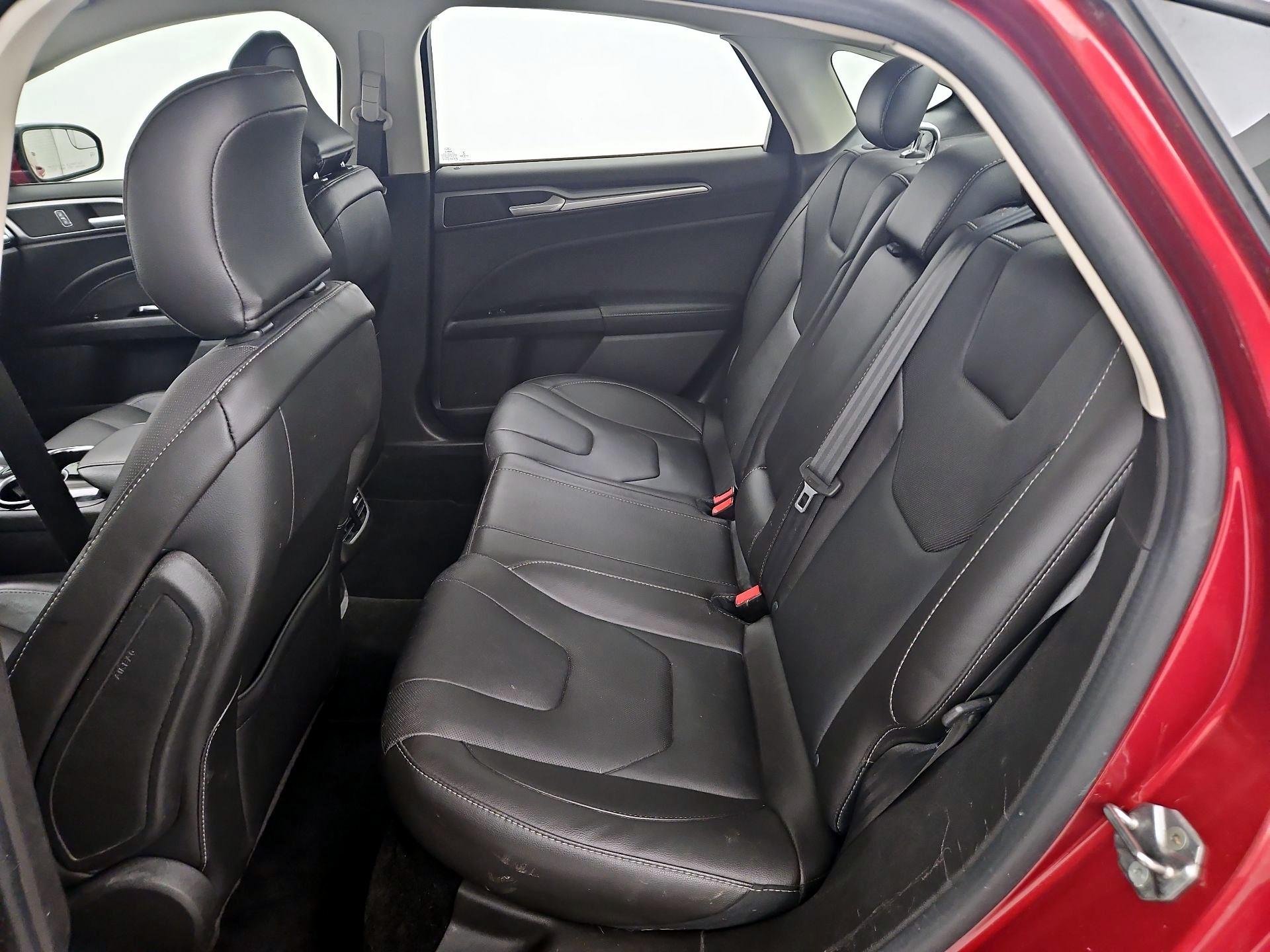 Thumbnail: 2016 Ford Fusion - 18