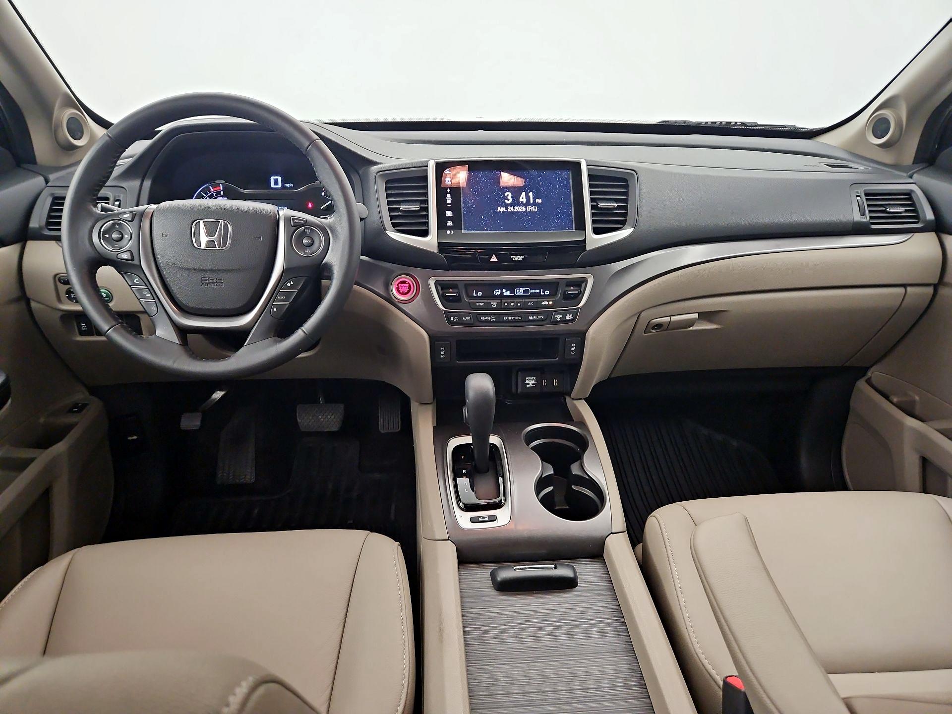 Thumbnail: 2017 Honda Pilot - 9