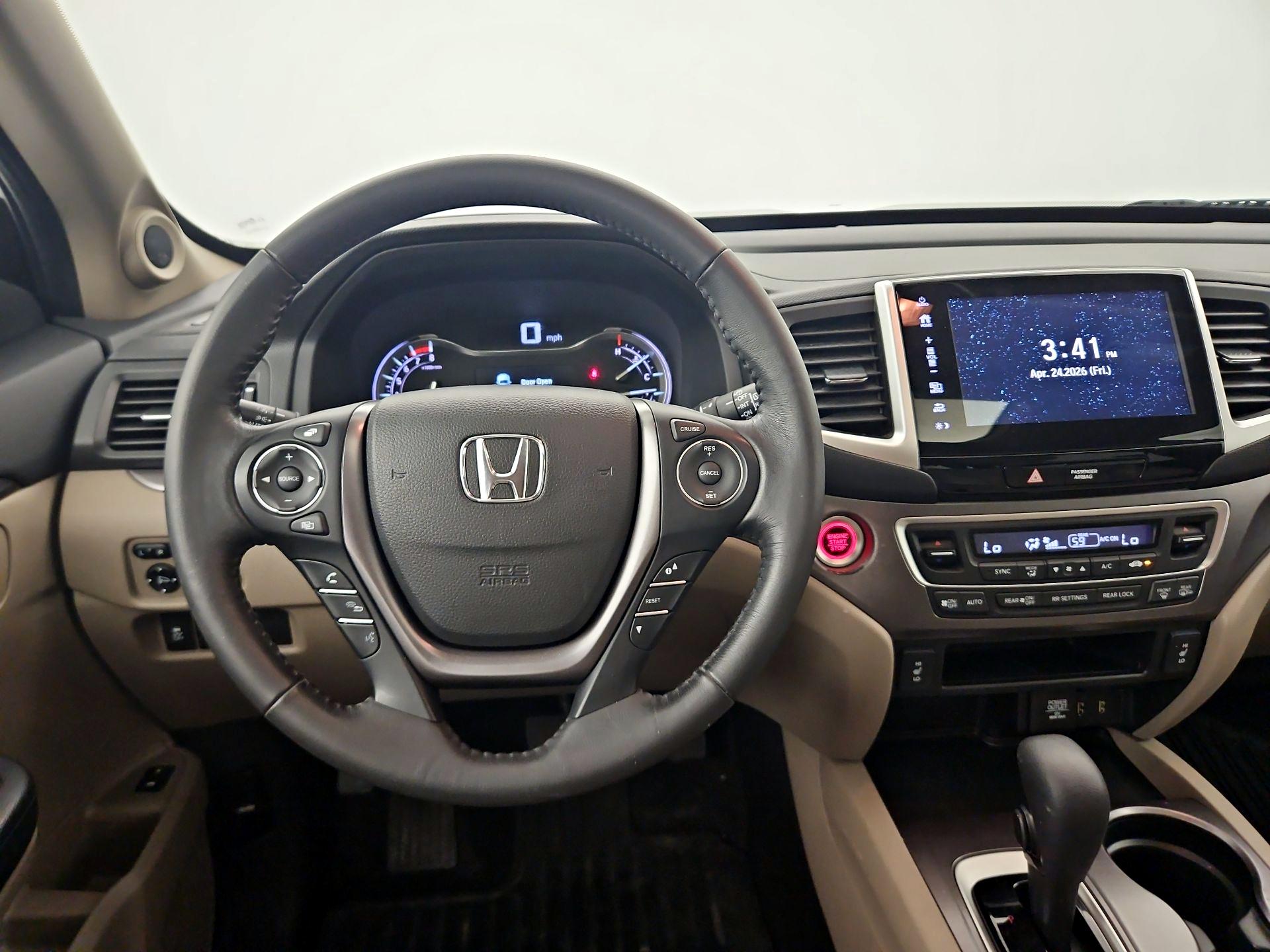 Thumbnail: 2017 Honda Pilot - 10