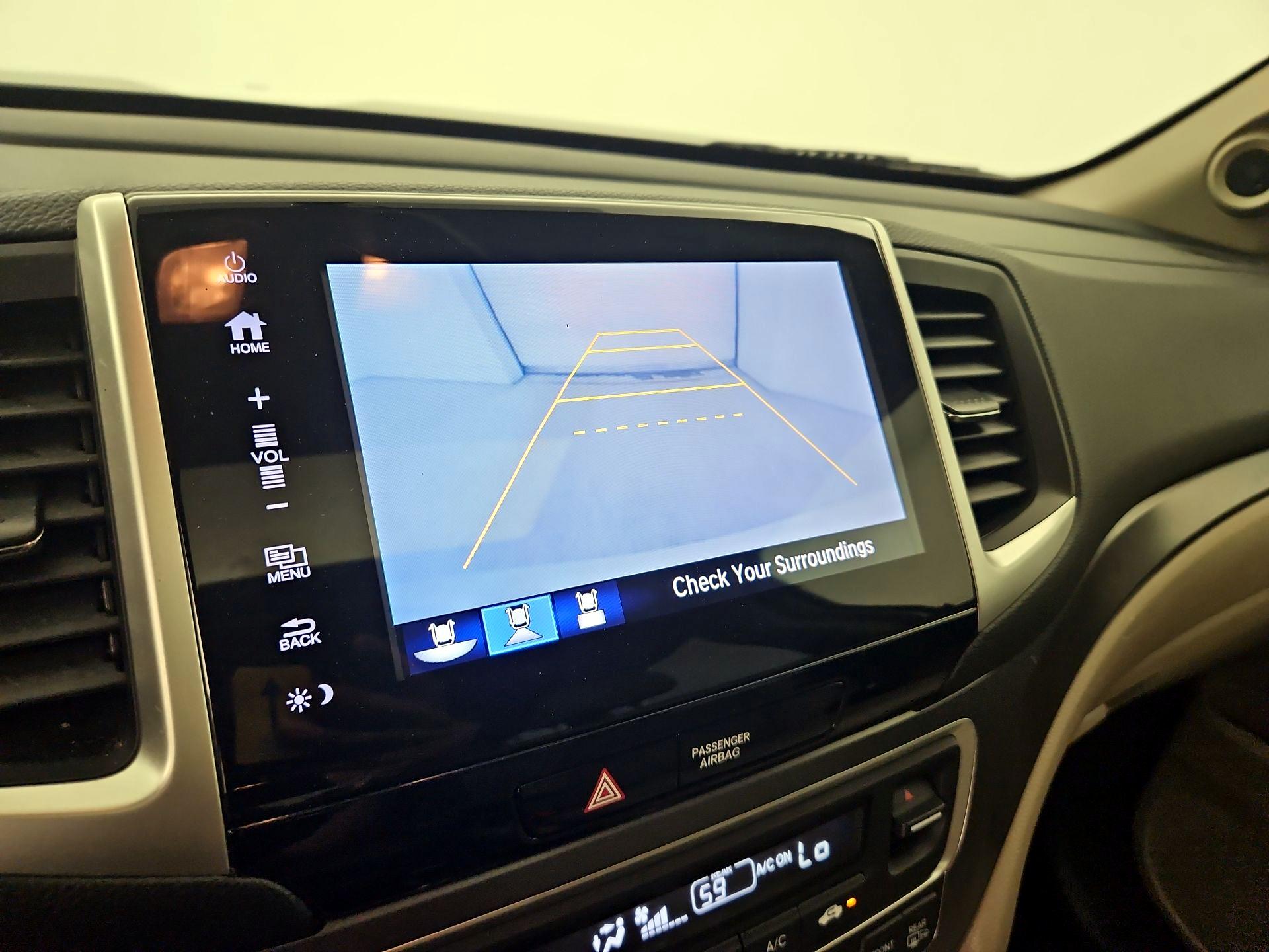 Thumbnail: 2017 Honda Pilot - 14