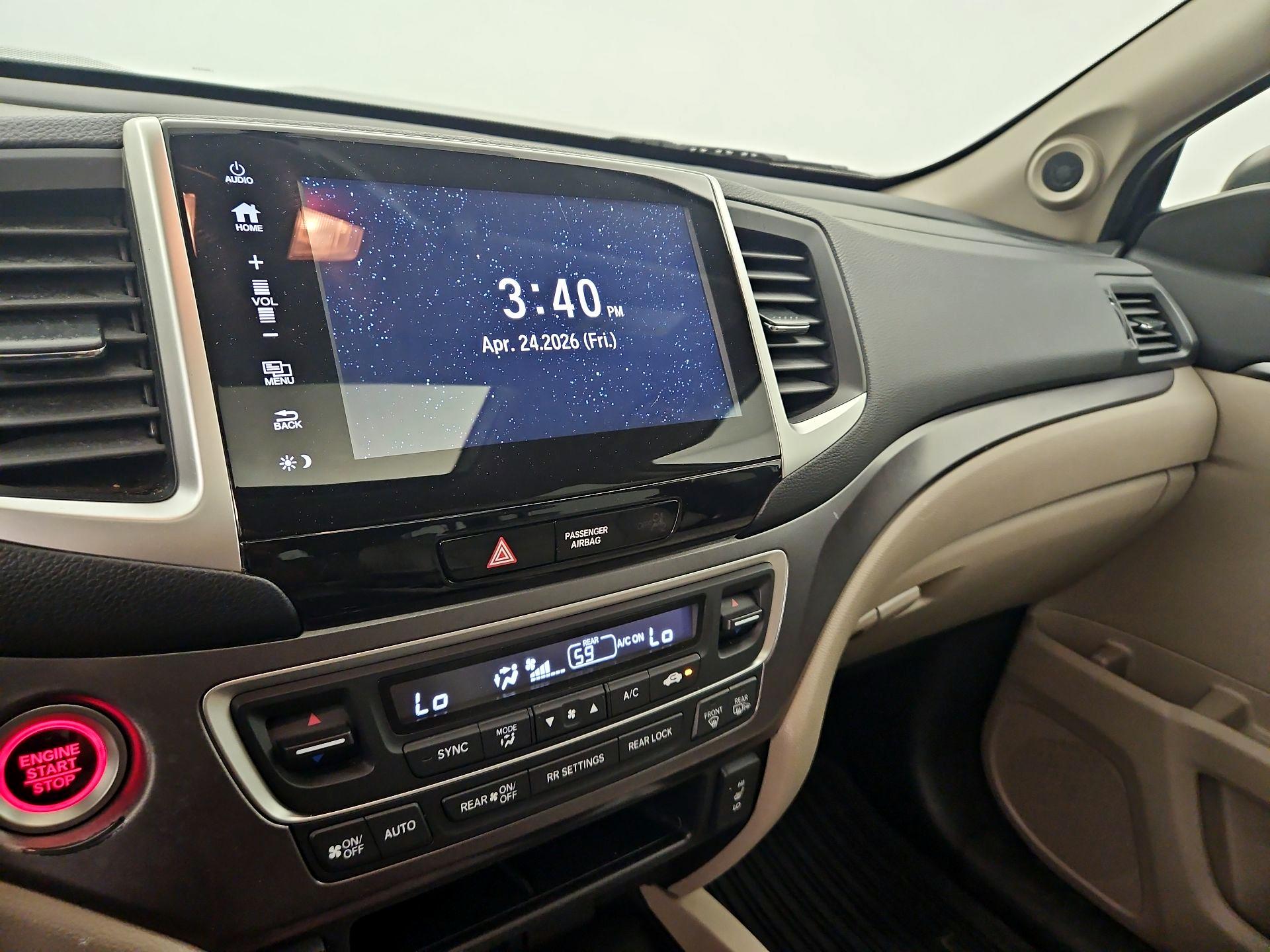 Thumbnail: 2017 Honda Pilot - 15