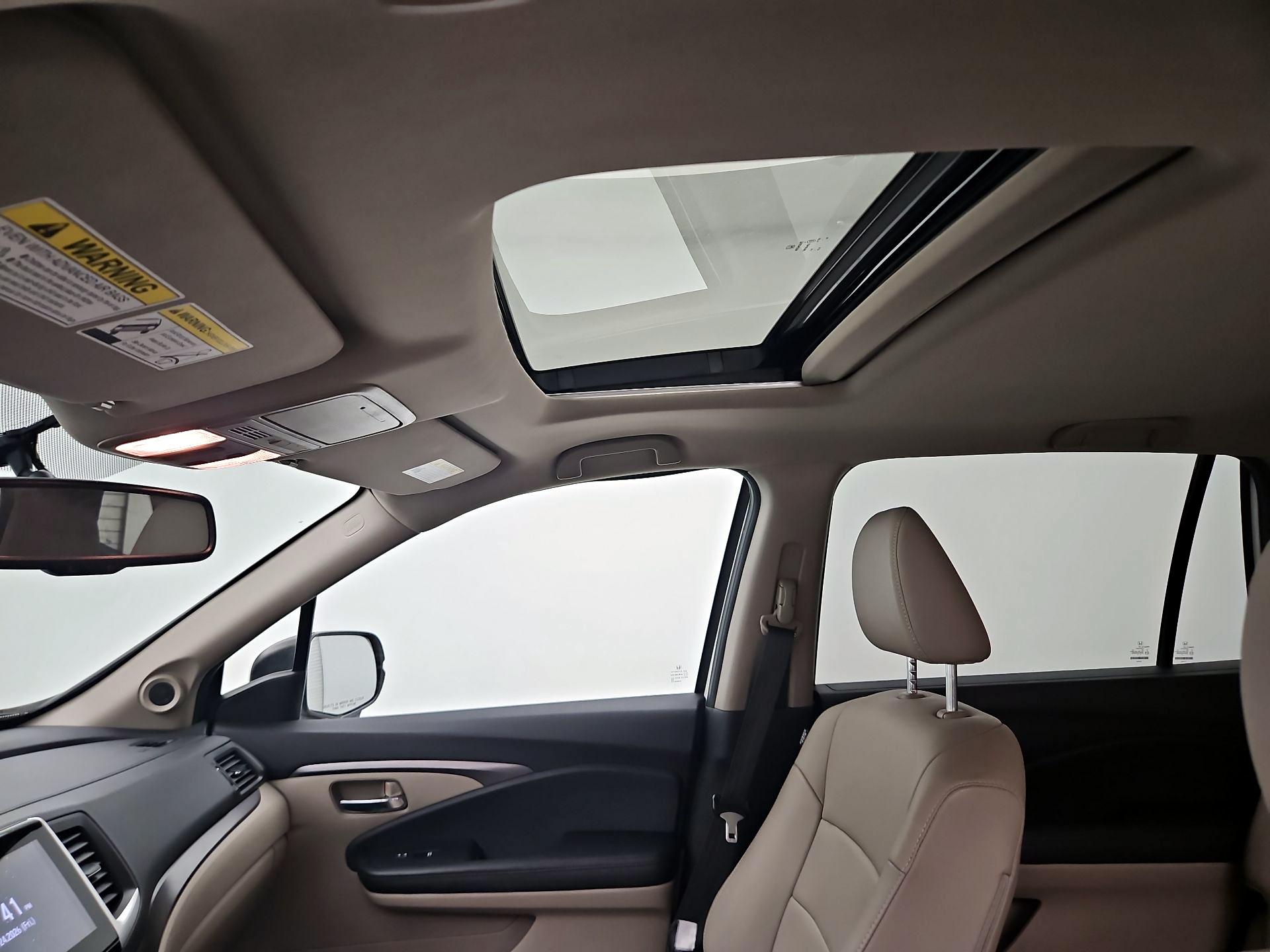 Thumbnail: 2017 Honda Pilot - 19