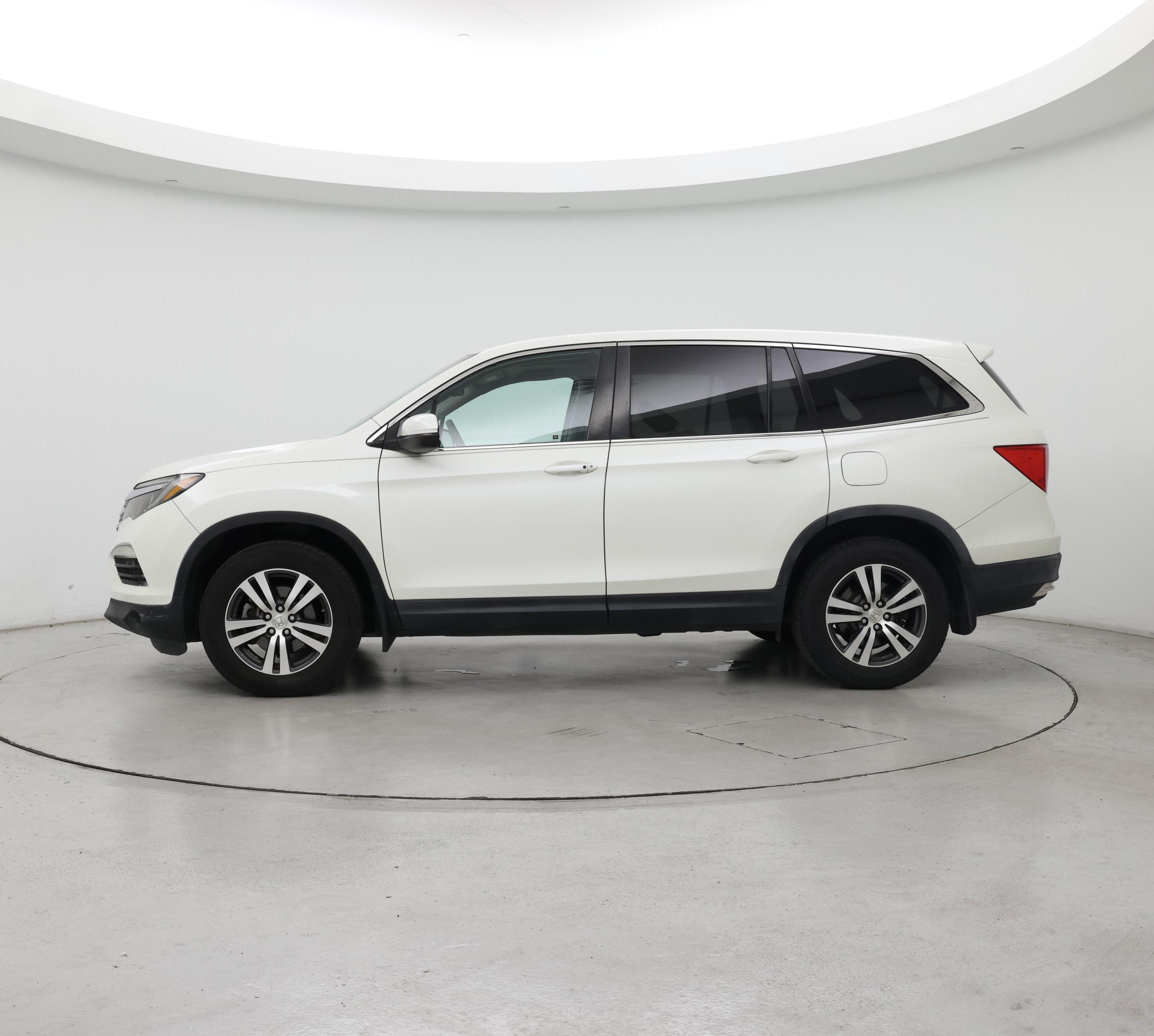 Thumbnail: 2017 Honda Pilot - 3