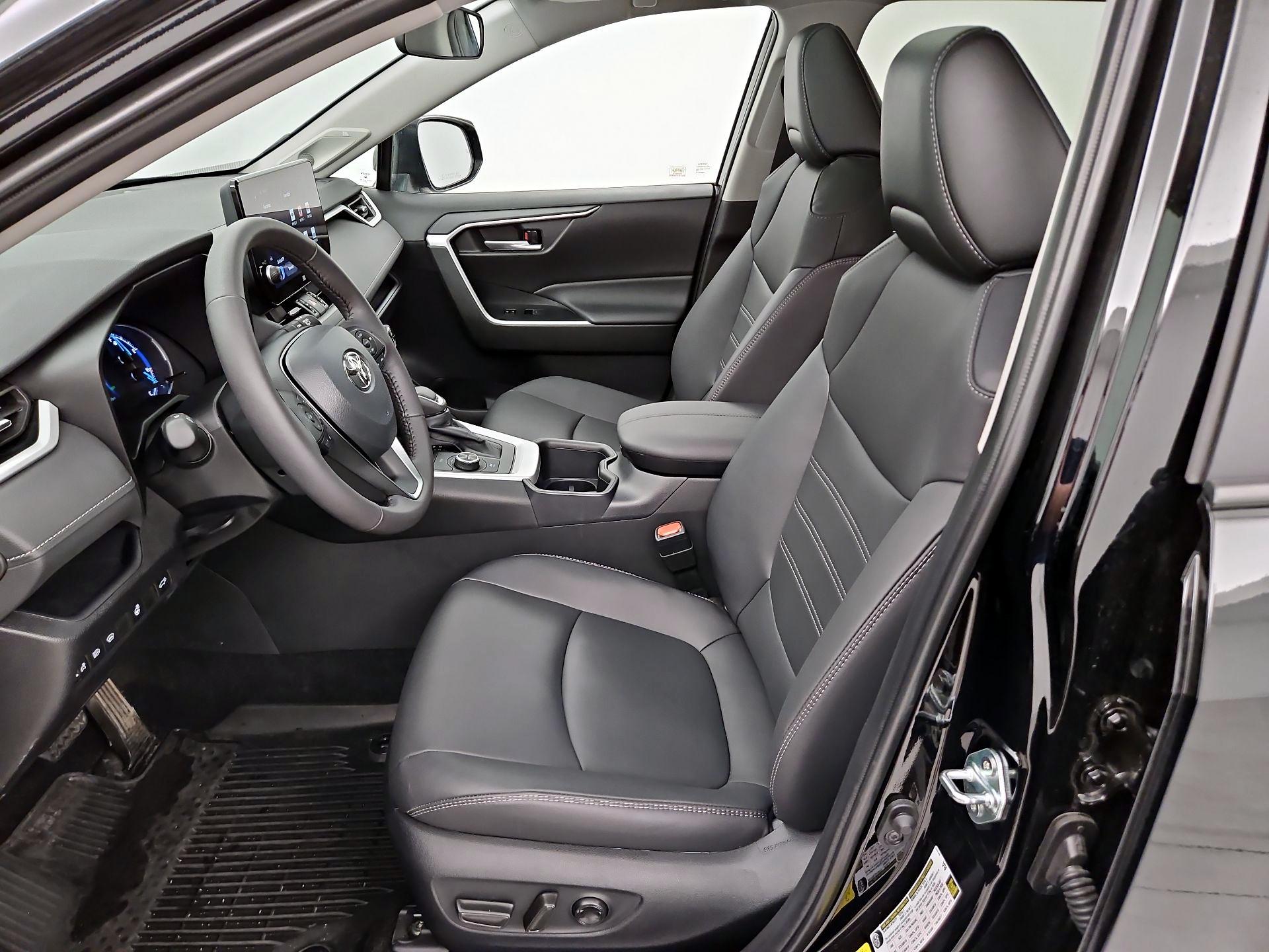 Thumbnail: 2025 Toyota RAV4 - 11