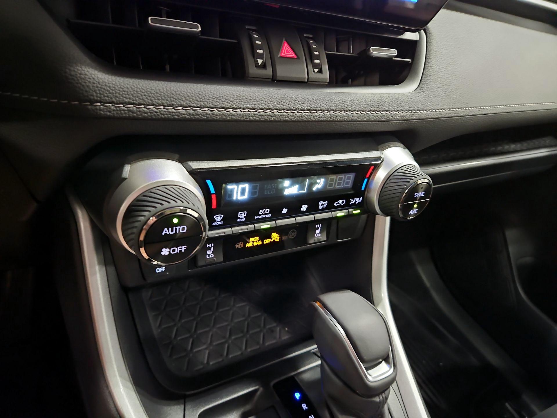 Thumbnail: 2025 Toyota RAV4 - 17