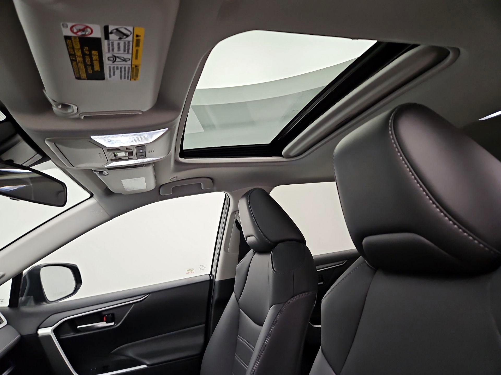 Thumbnail: 2025 Toyota RAV4 - 20