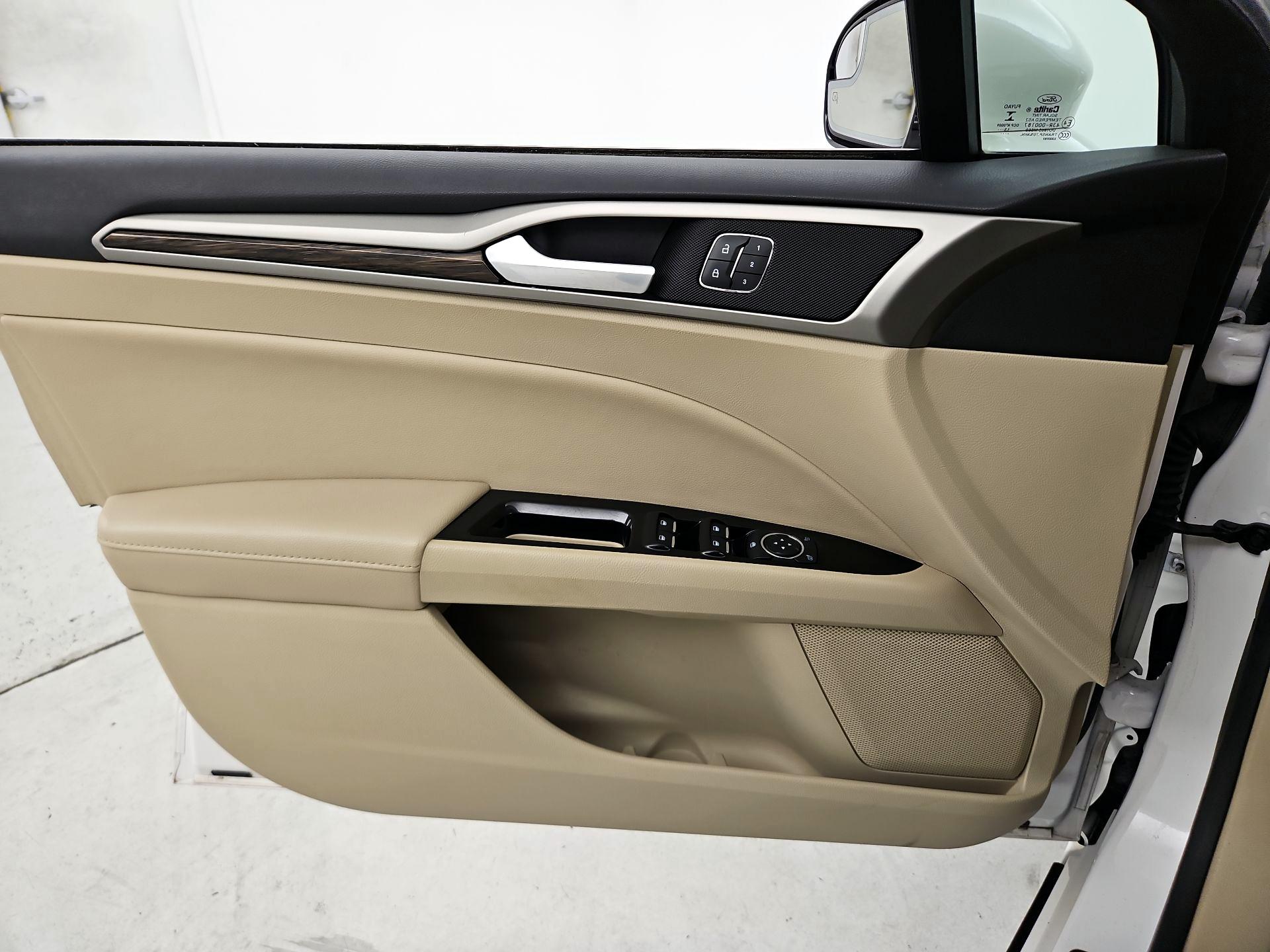 Thumbnail: 2014 Ford Fusion - 12