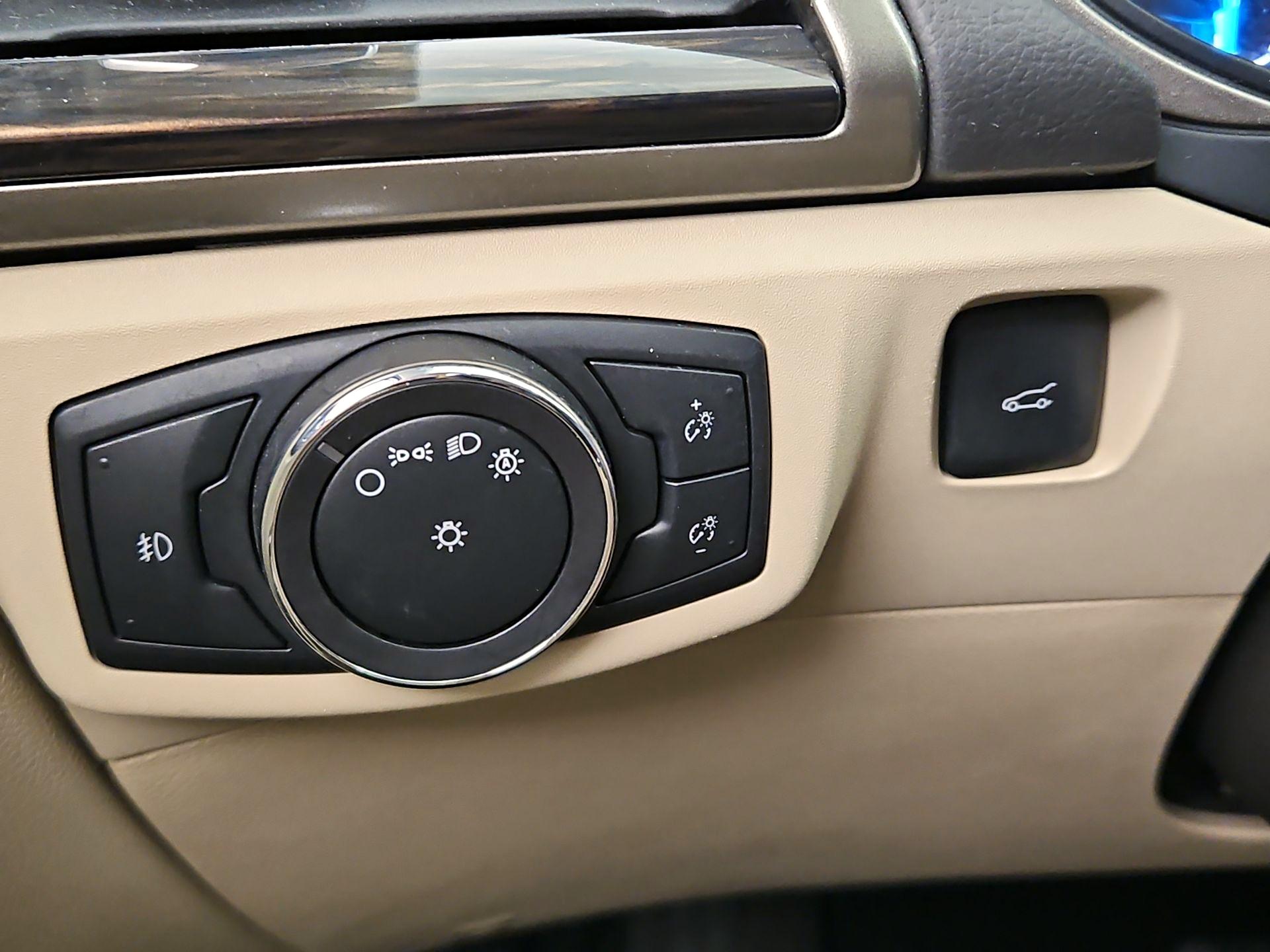 Thumbnail: 2014 Ford Fusion - 13